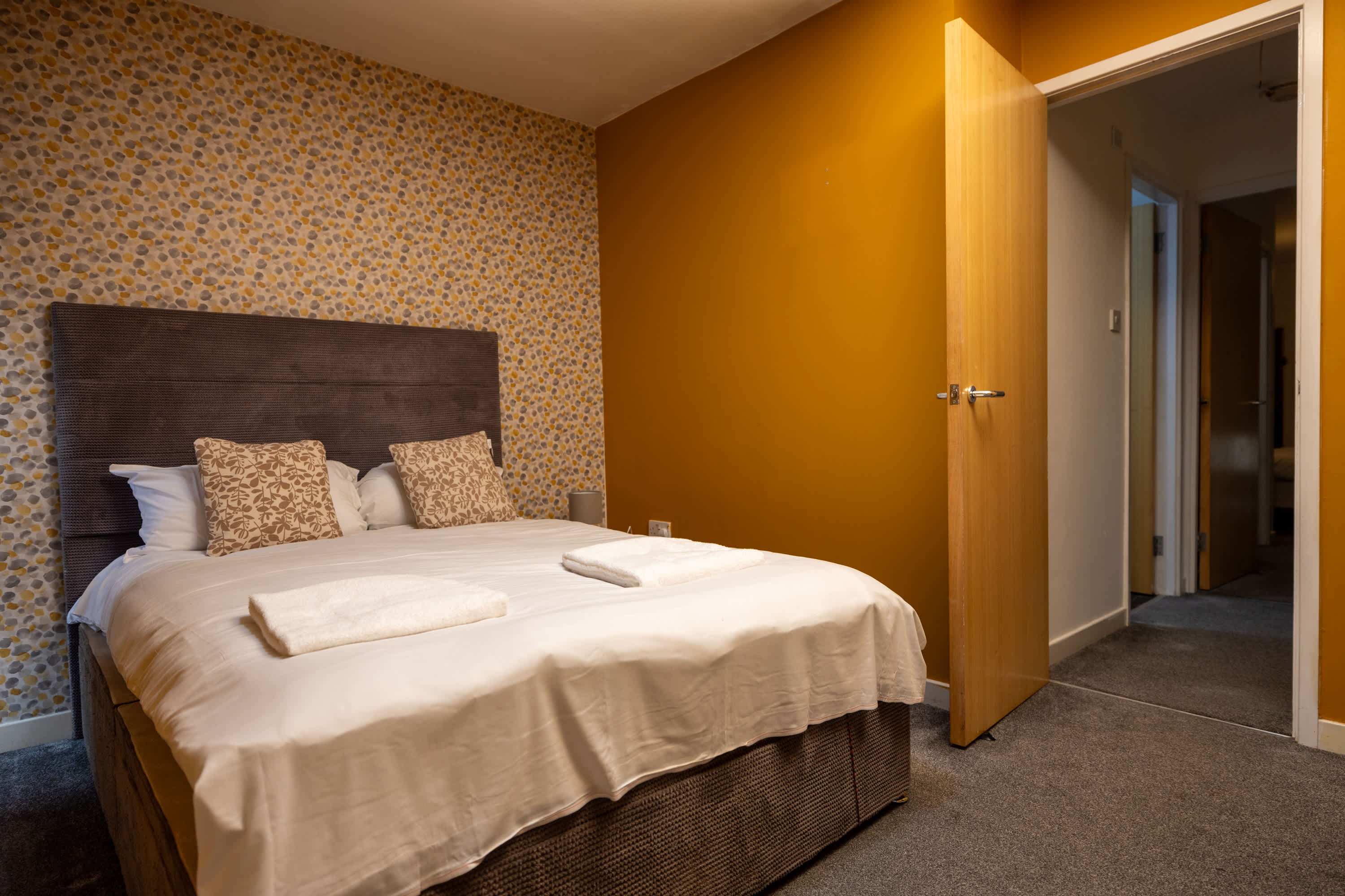 Muirhouse 2BR Apartment with Free Parking in Muirhouse Street 21 G41 1QD - Property image 5 - VivreStays