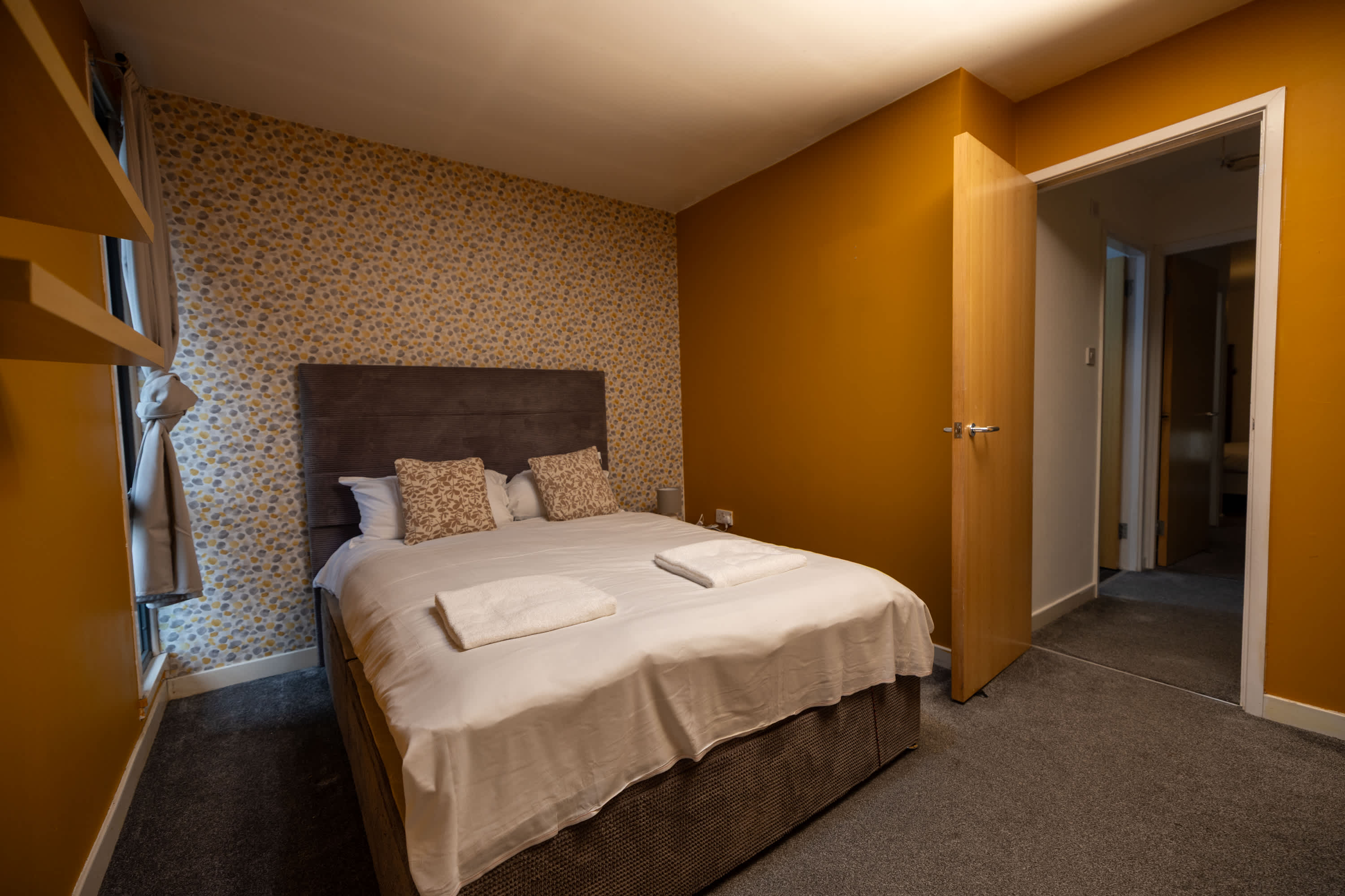 Muirhouse 2BR Apartment with Free Parking in Muirhouse Street 21 G41 1QD - Property image 13 - VivreStays