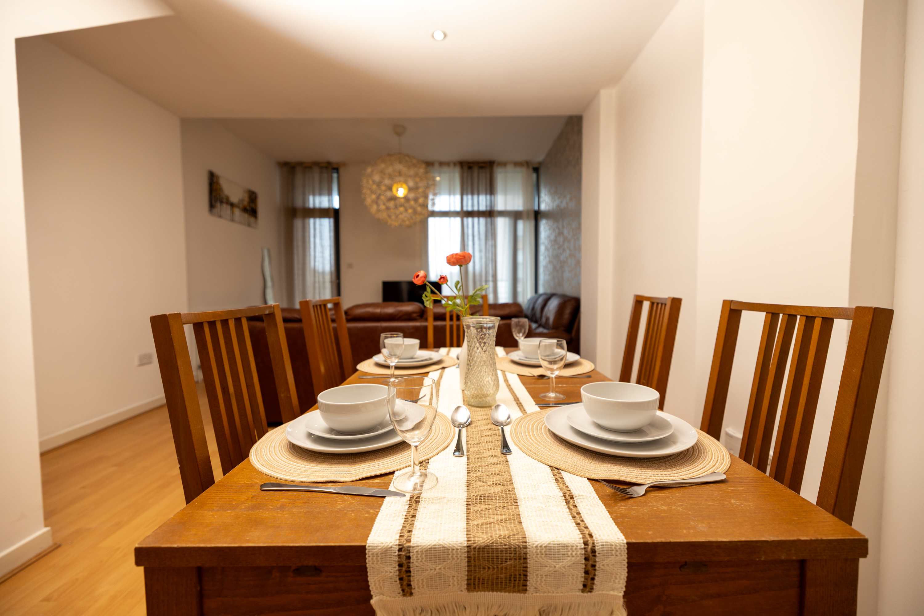 Muirhouse 2BR Apartment with Free Parking in Muirhouse Street 21 G41 1QD - Property image 14 - VivreStays