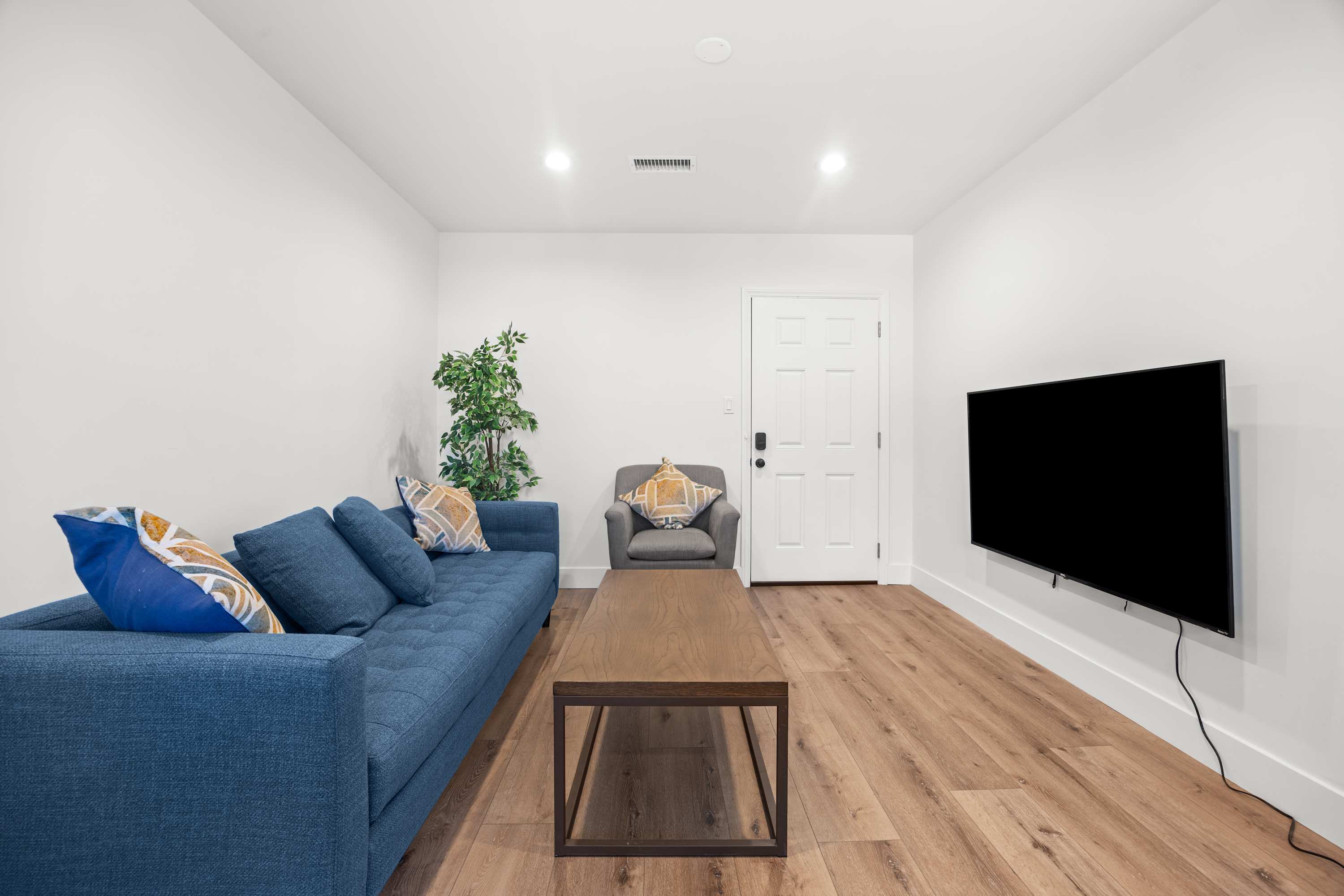 Cozy Newly Remodeled 3-Bedroom Home in LA