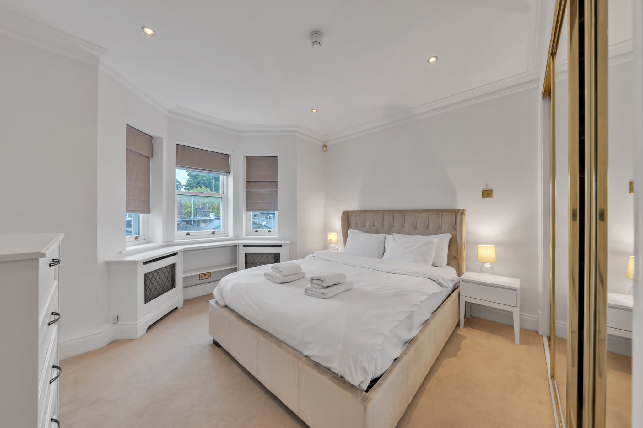 Charming 2-Bedroom Apartment in Knightsbridge serviced apartment - UK - VivreStays
