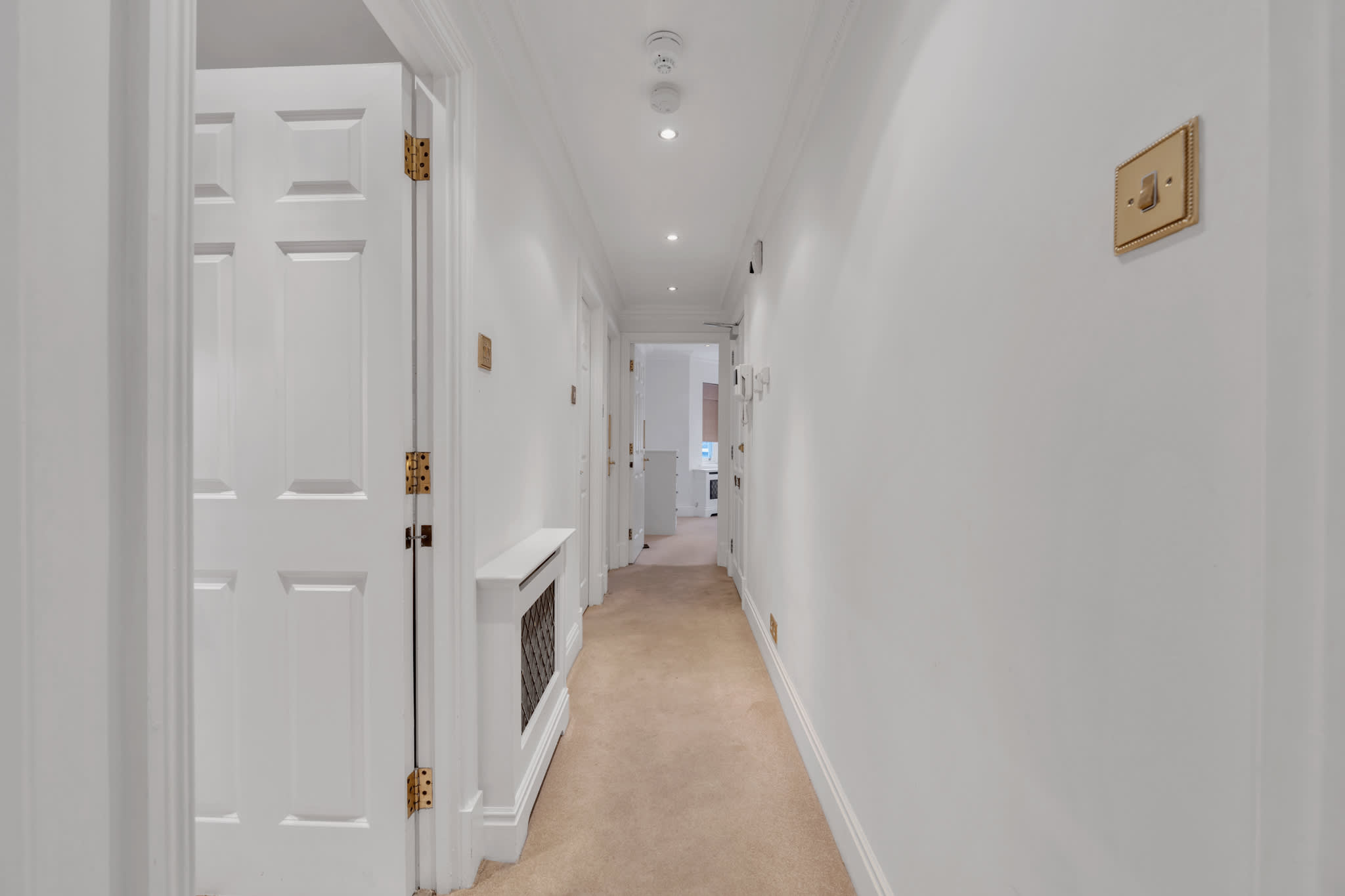 View Charming 2-Bedroom Apartment in Knightsbridge in Beaufort Gardens SW3 1QQ Charming 2-Bedroom Apartment in Knightsbridge in Beaufort Gardens SW3 1QQ - Property image 8 - VivreStays