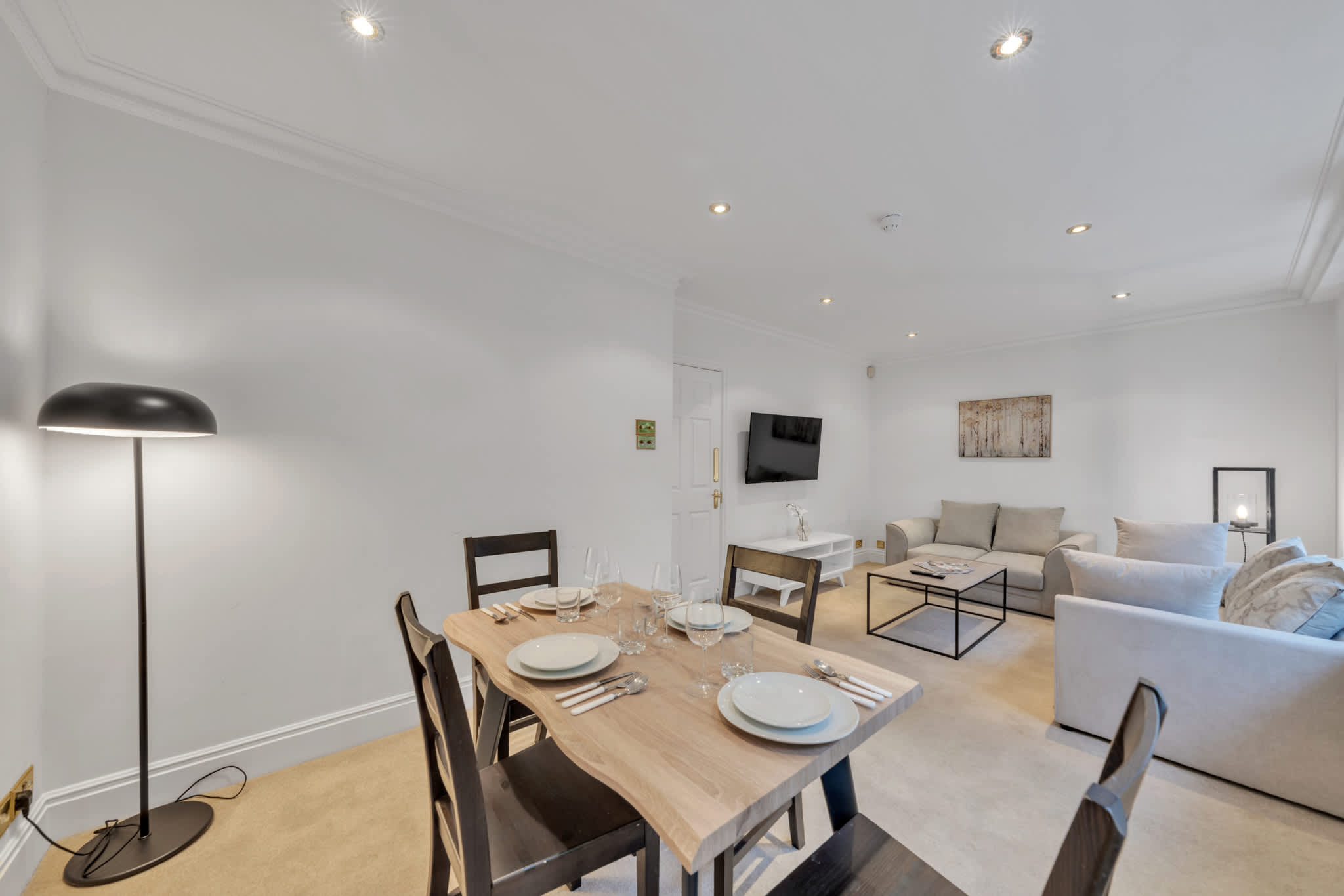 View Charming 2-Bedroom Apartment in Knightsbridge in Beaufort Gardens SW3 1QQ Charming 2-Bedroom Apartment in Knightsbridge in Beaufort Gardens SW3 1QQ - Property image 12 - VivreStays