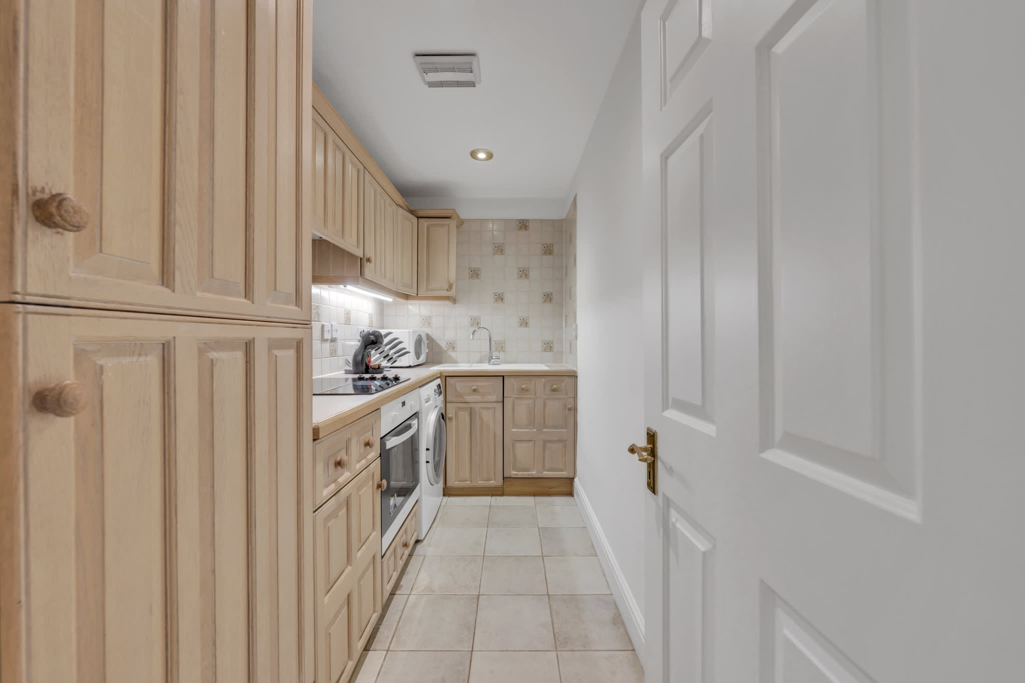 Modern Studio in Knightsbridge, Greater London in Beaufort Gardens SW3 - Property image 5 - VivreStays