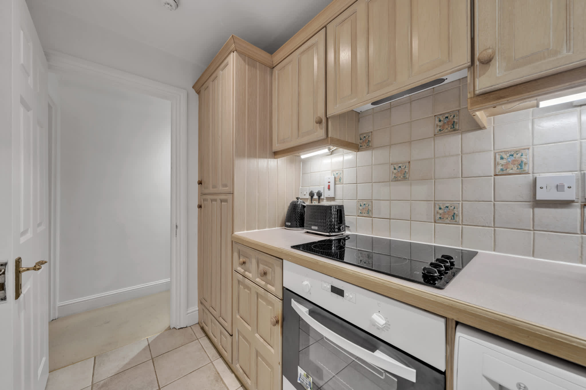 Modern Studio in Knightsbridge, Greater London in Beaufort Gardens SW3 - Property image 7 - VivreStays