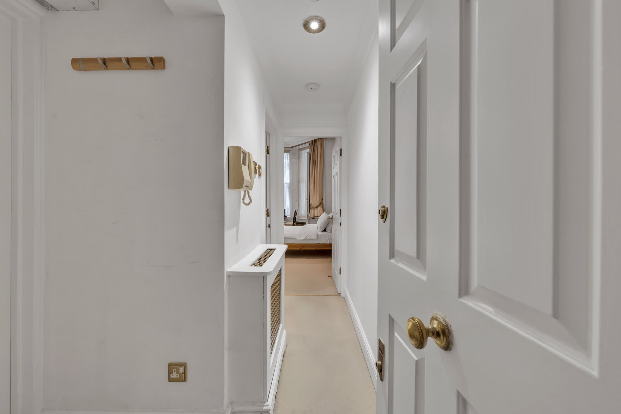 Modern Studio in Knightsbridge, Greater London in Beaufort Gardens SW3 - Property image 9 - VivreStays