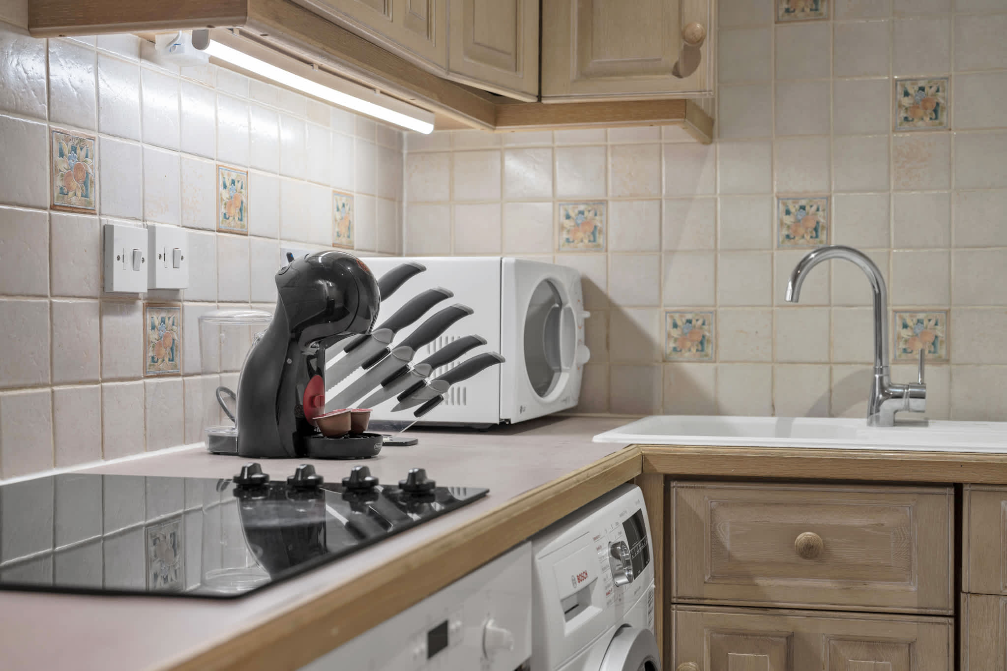 Modern Studio in Knightsbridge, Greater London in Beaufort Gardens SW3 - Property image 15 - VivreStays