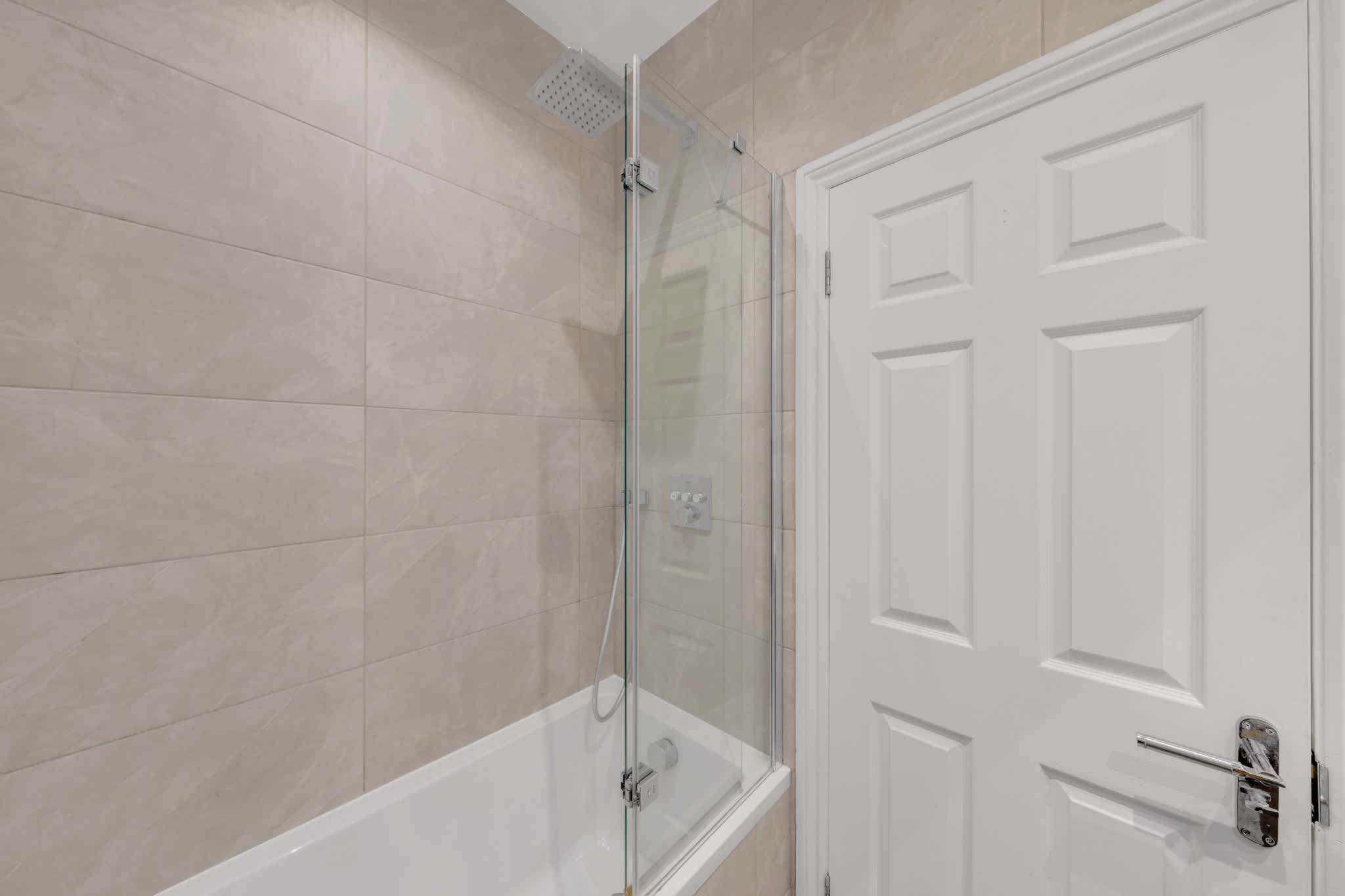 Luxury 2-Bedroom apartment next to Harrods in Beaufort Gardens SW3 - Property image 13 - VivreStays