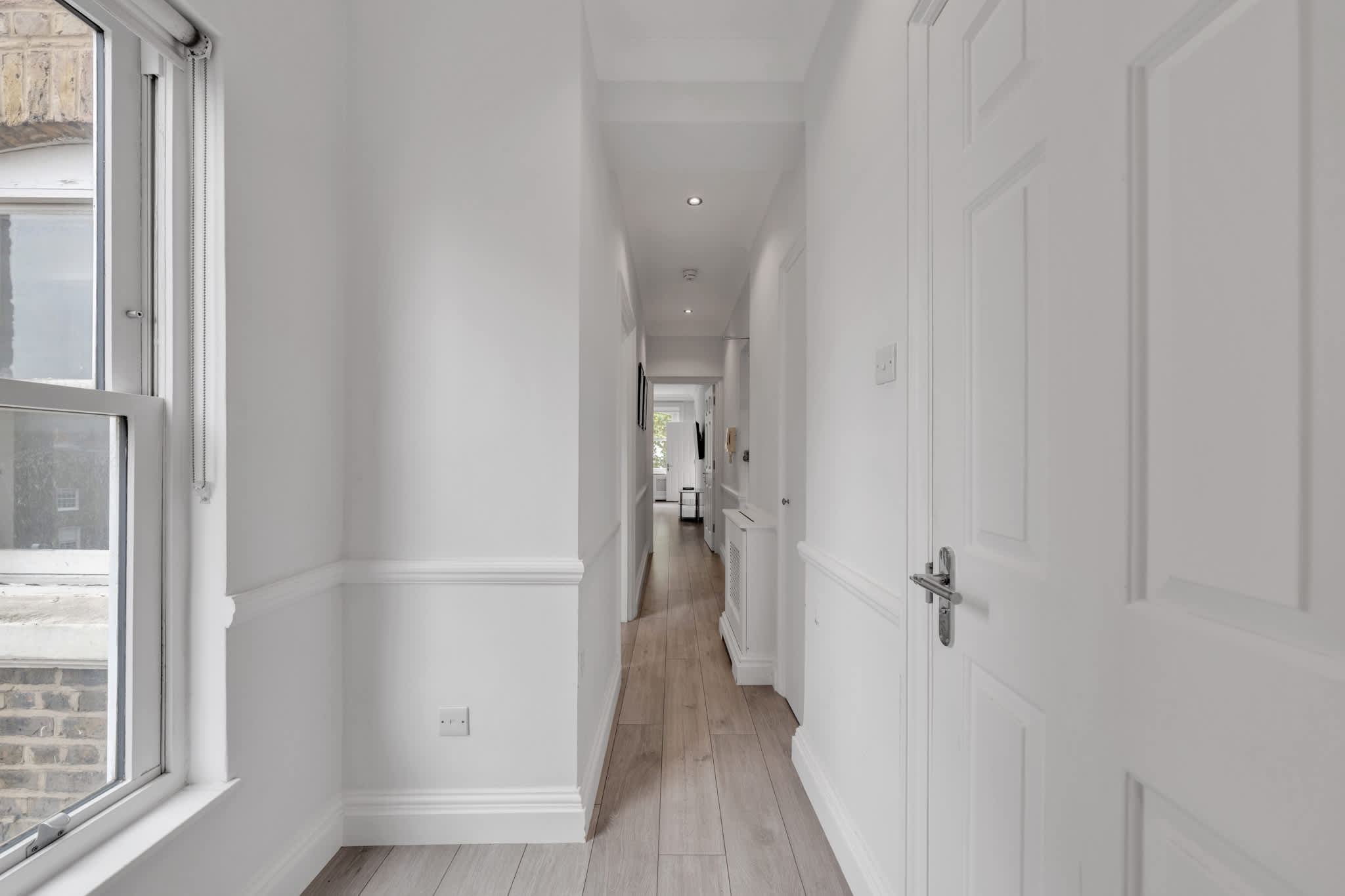 Luxury 2-Bedroom apartment next to Harrods in Beaufort Gardens SW3 - Property image 19 - VivreStays