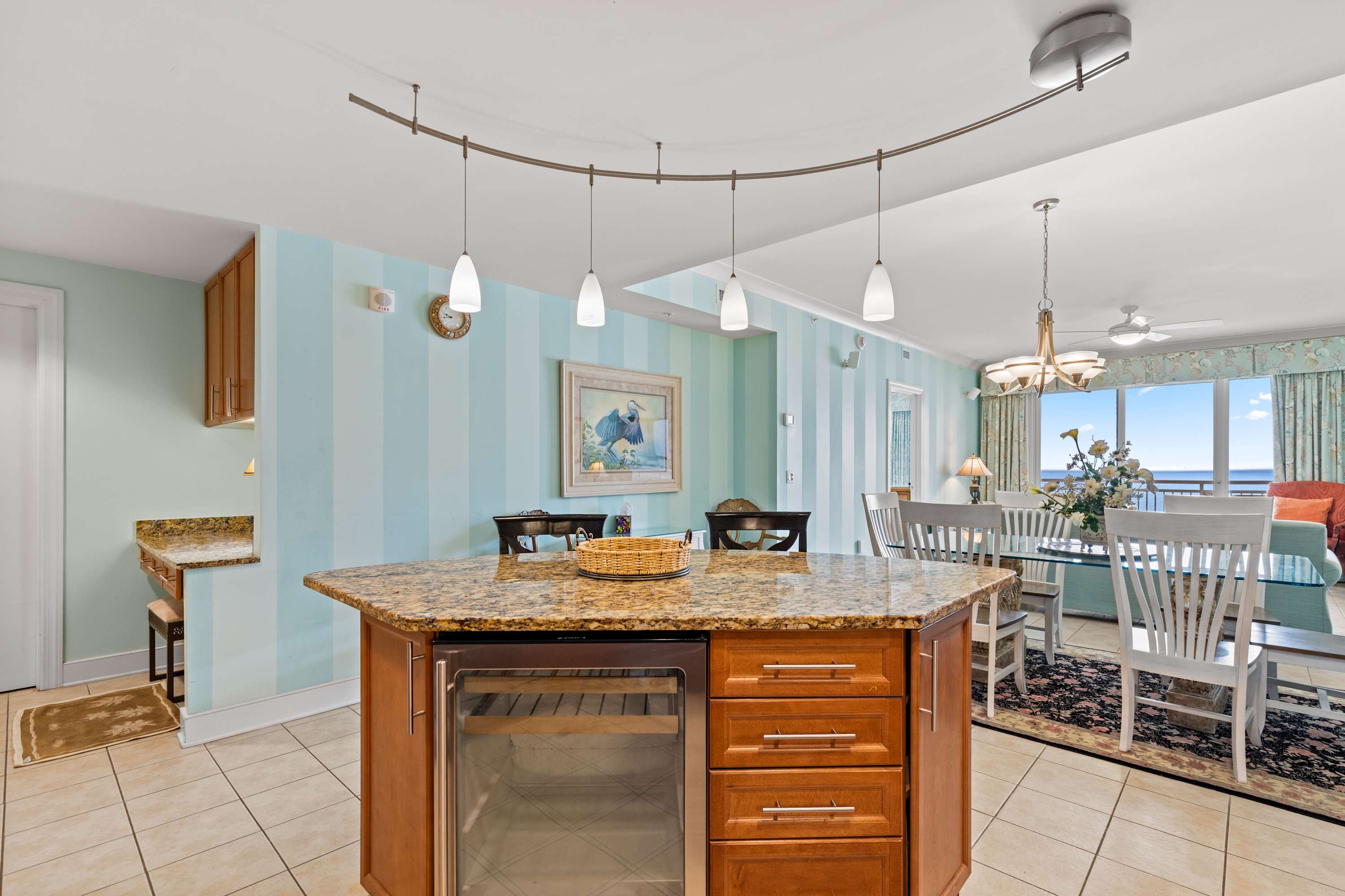 Gateway Grand 612