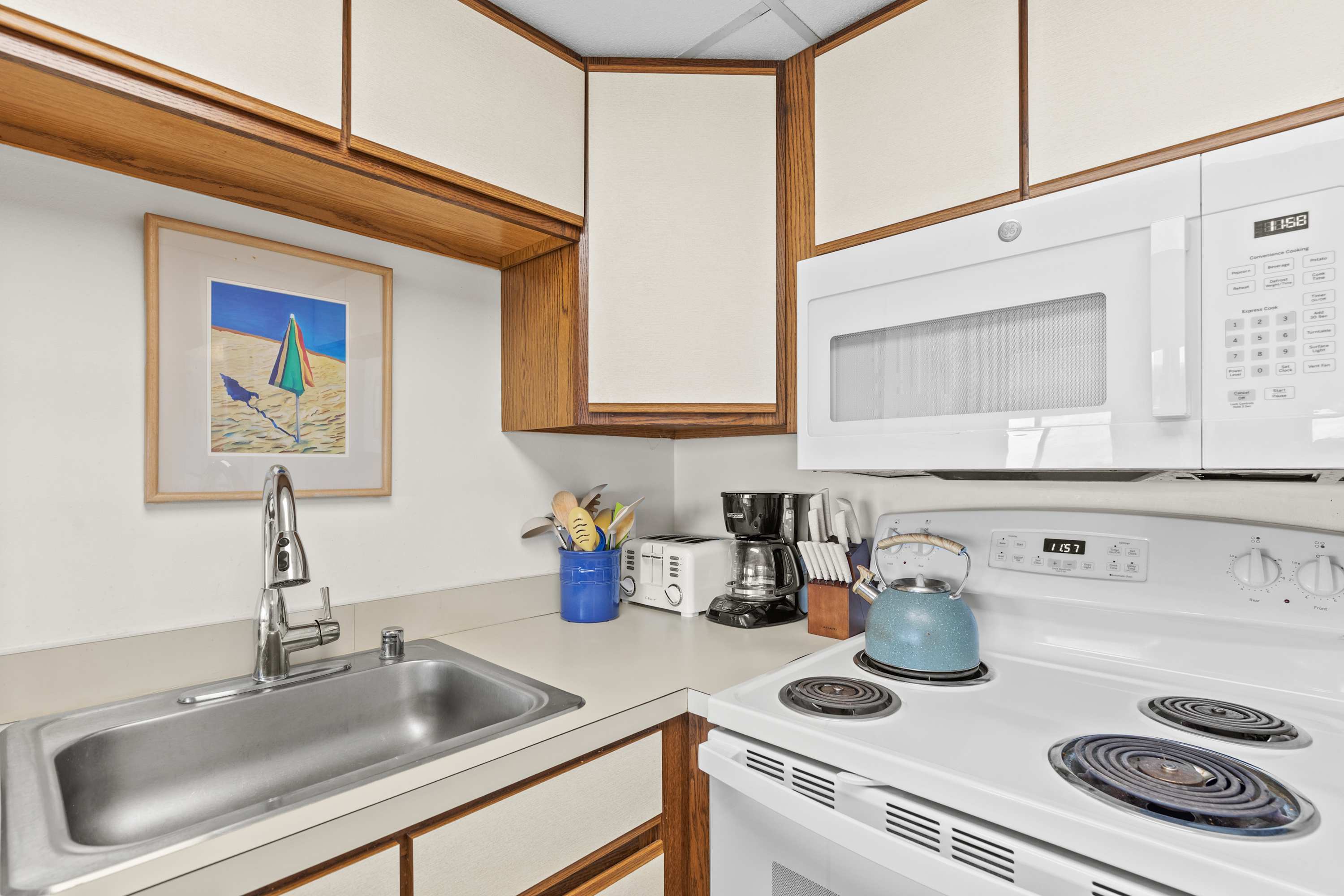 Sandy Square 103