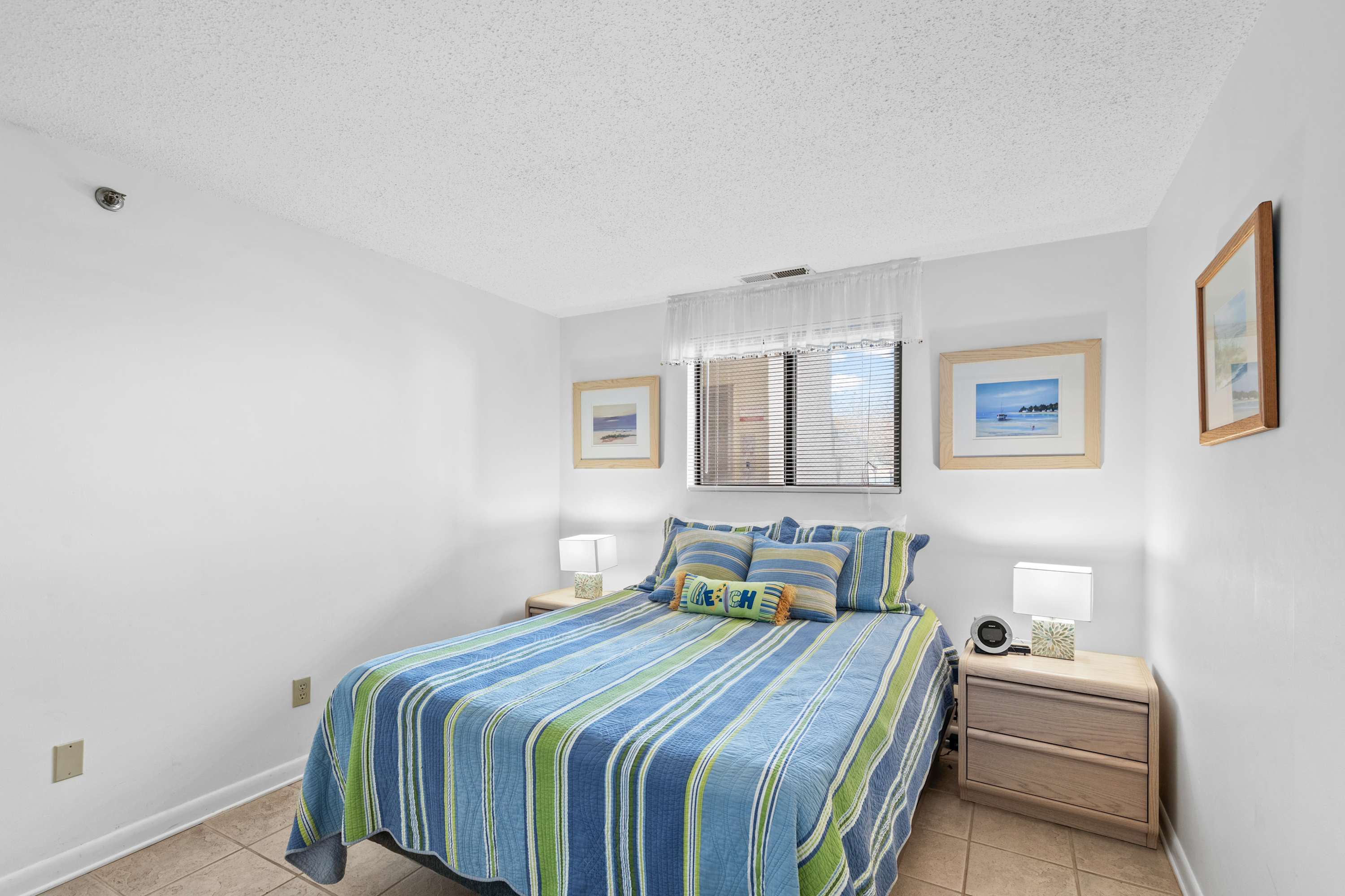 Sandy Square 103