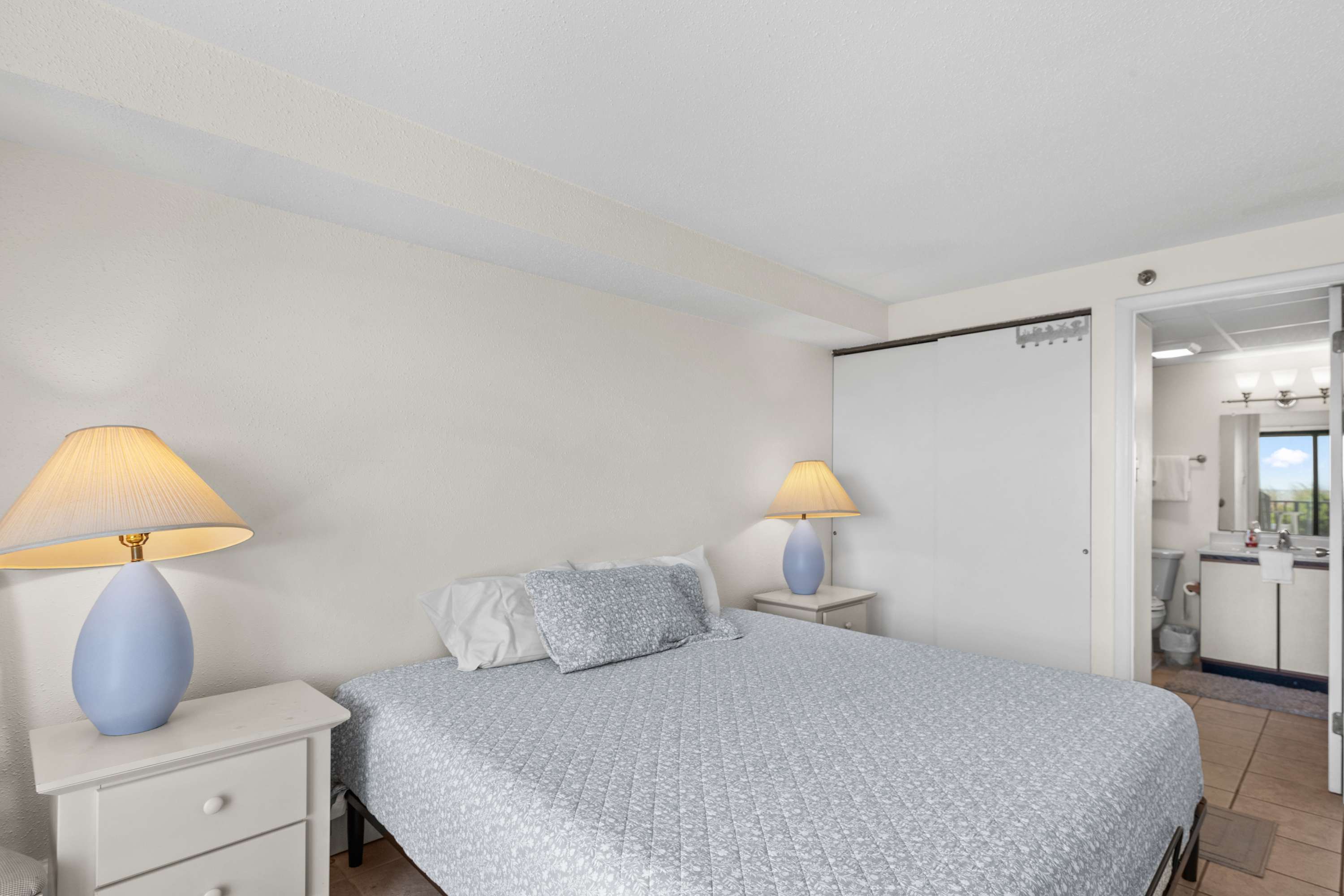 Sandy Square 103