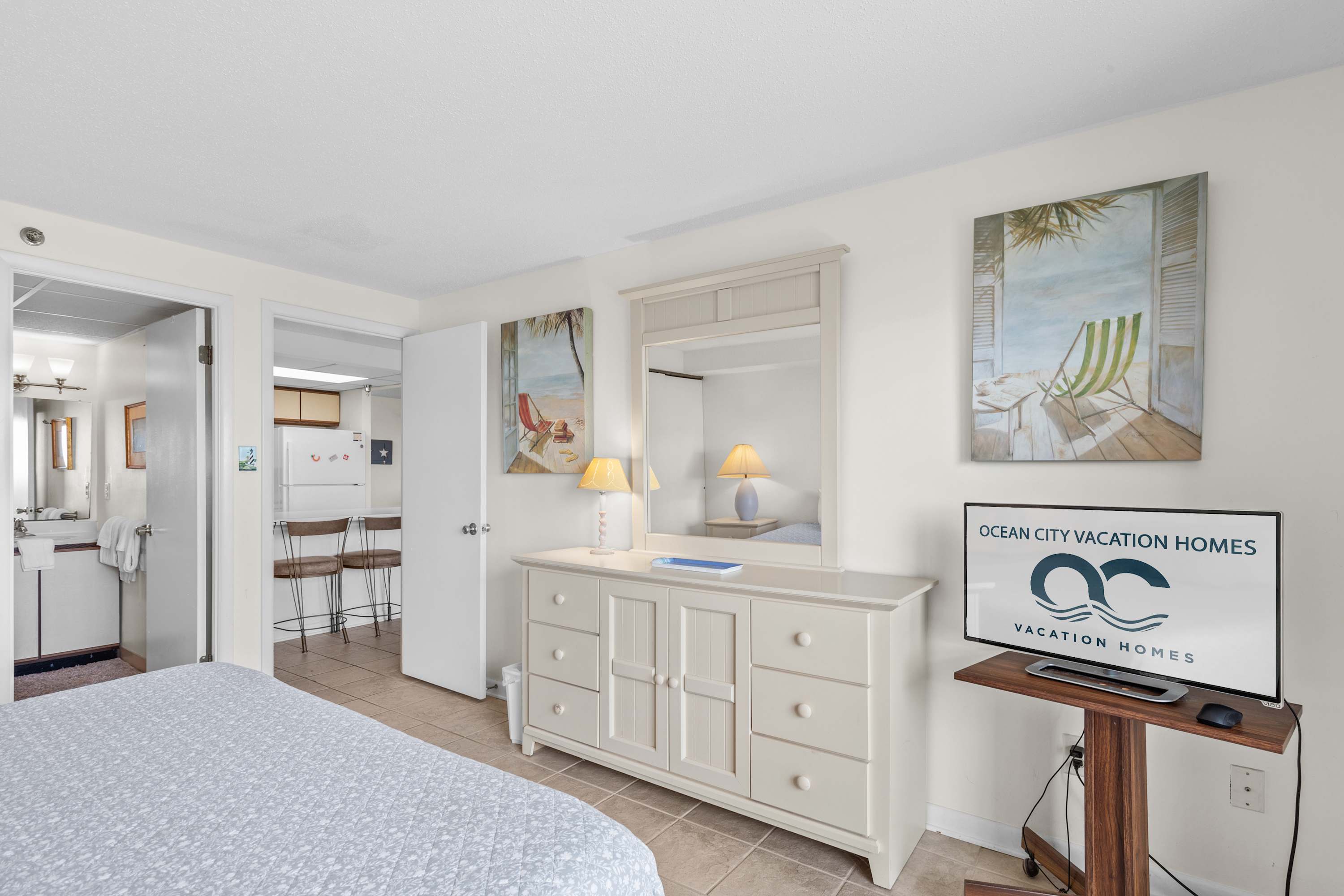 Sandy Square 103