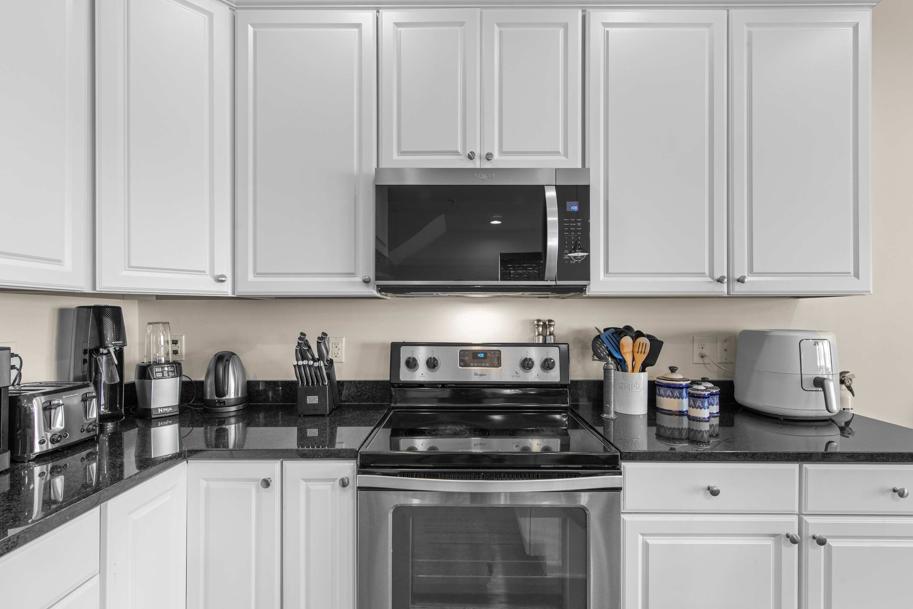 Broad Marsh 110E | Large Family Townhome with Pool