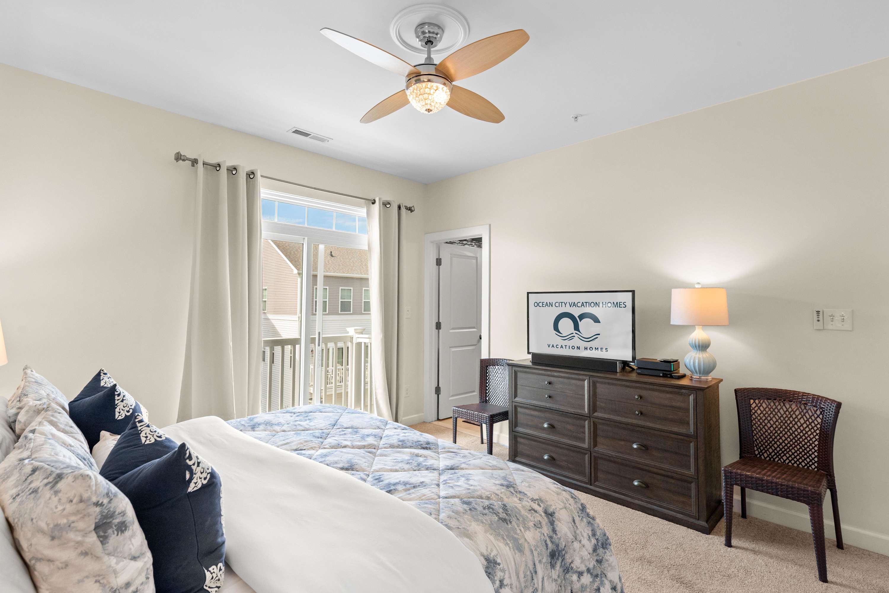 Broad Marsh 110E | Large Family Townhome with Pool
