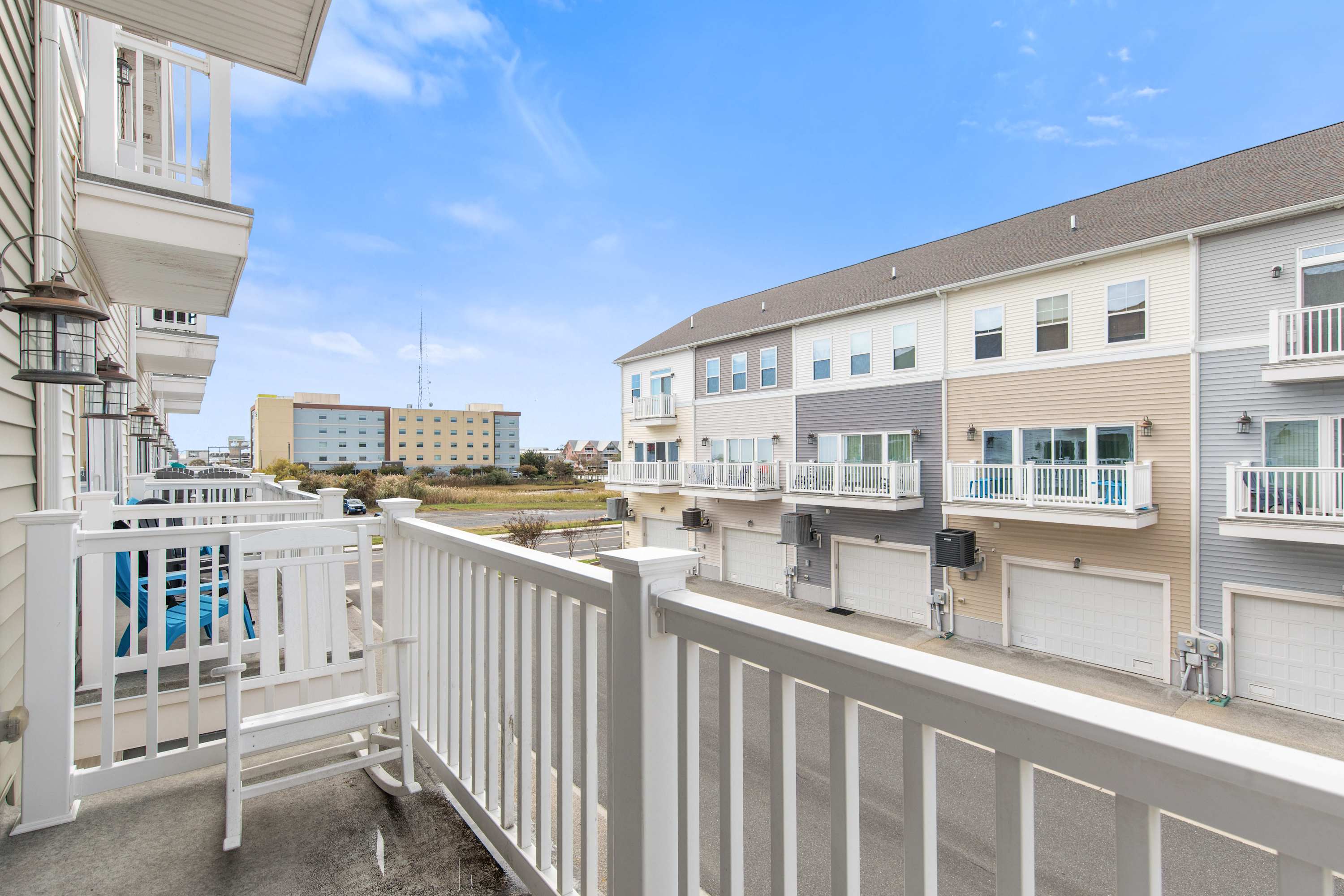 Broad Marsh 110E | Large Family Townhome with Pool