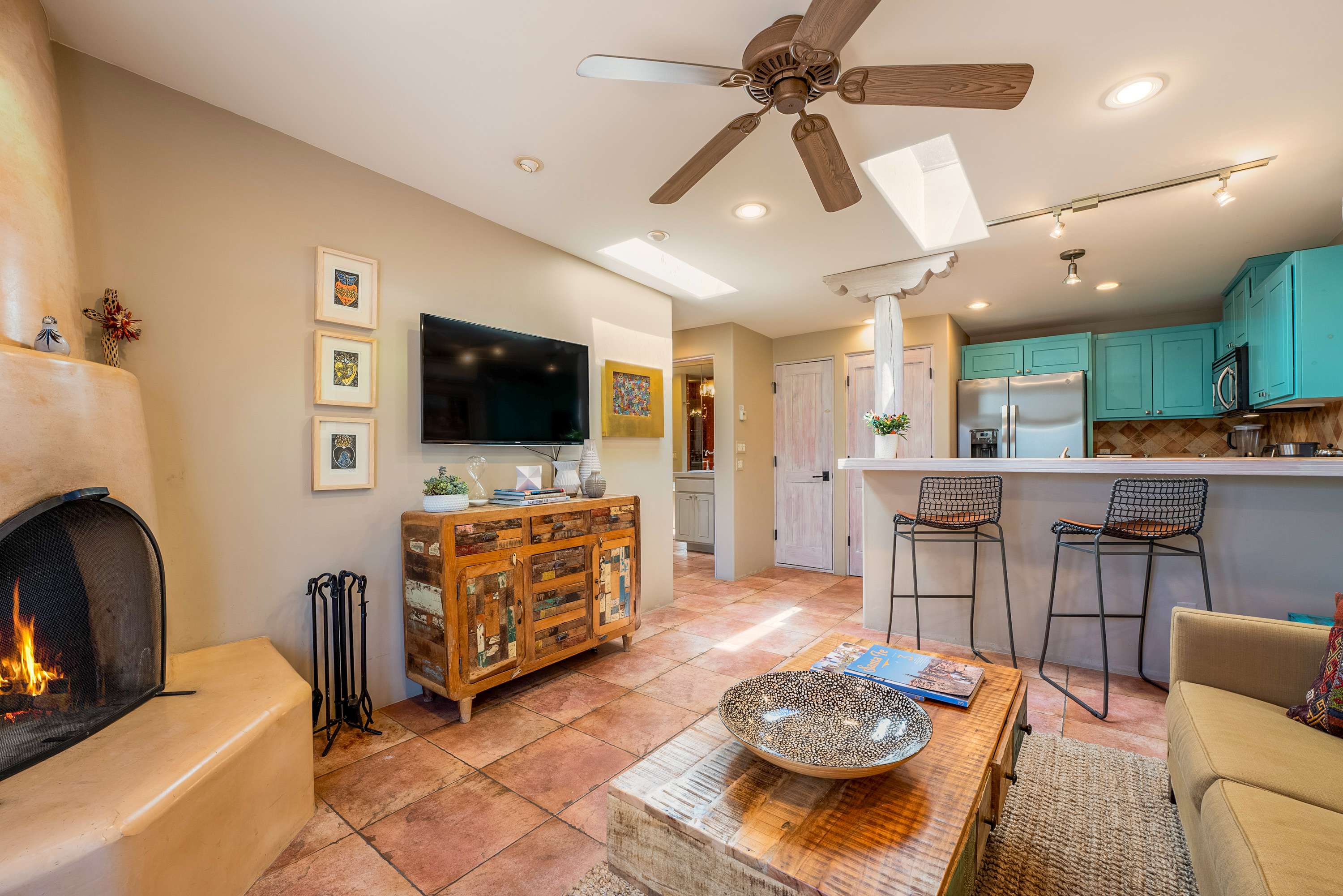 Kiva Fireplace, Patio, Easy Walk to the Plaza — Santa Fe, NM — vacation rental