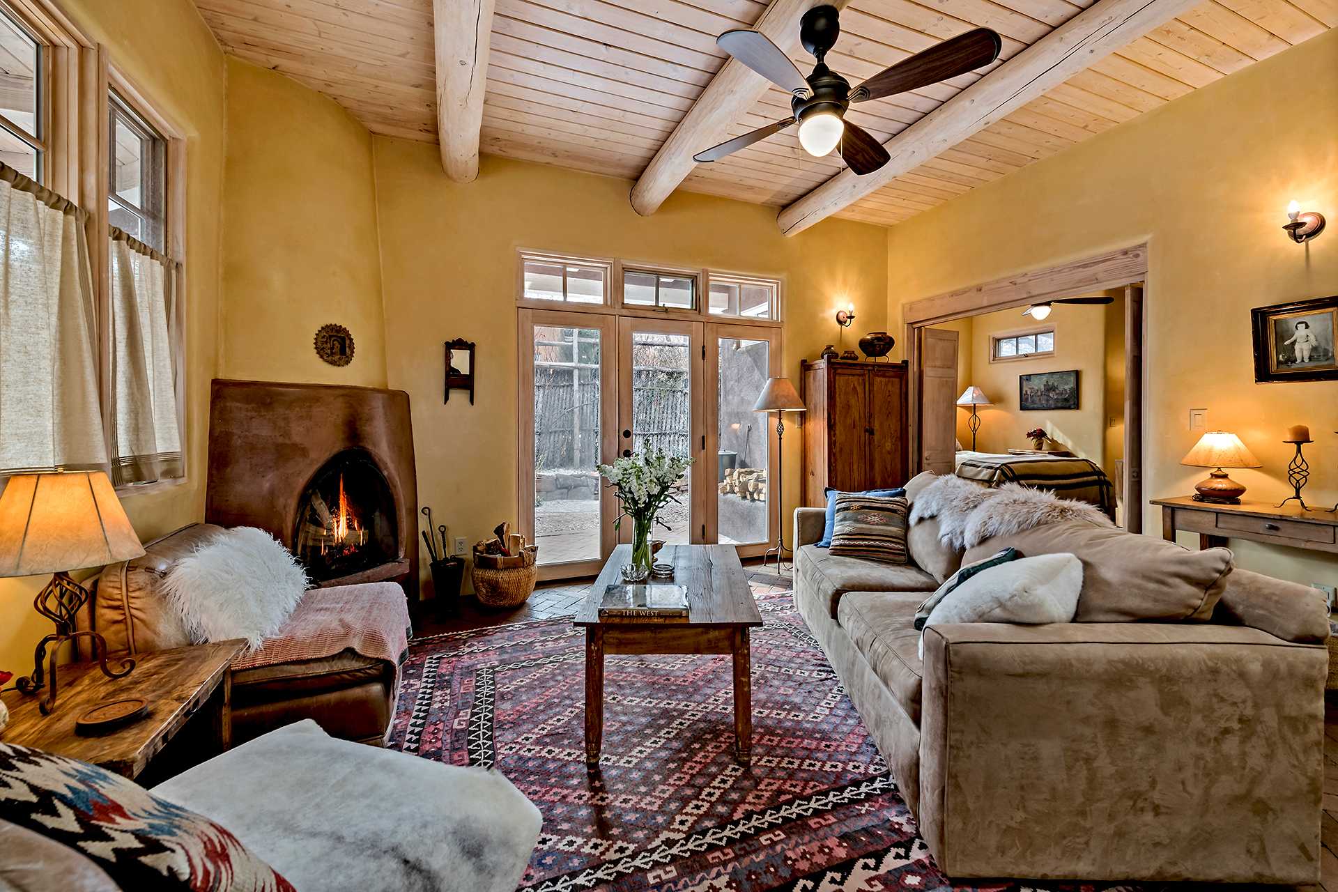 Kiva Fireplace, Historic Retreat, Walk Everywhere — Santa Fe, NM — vacation rental