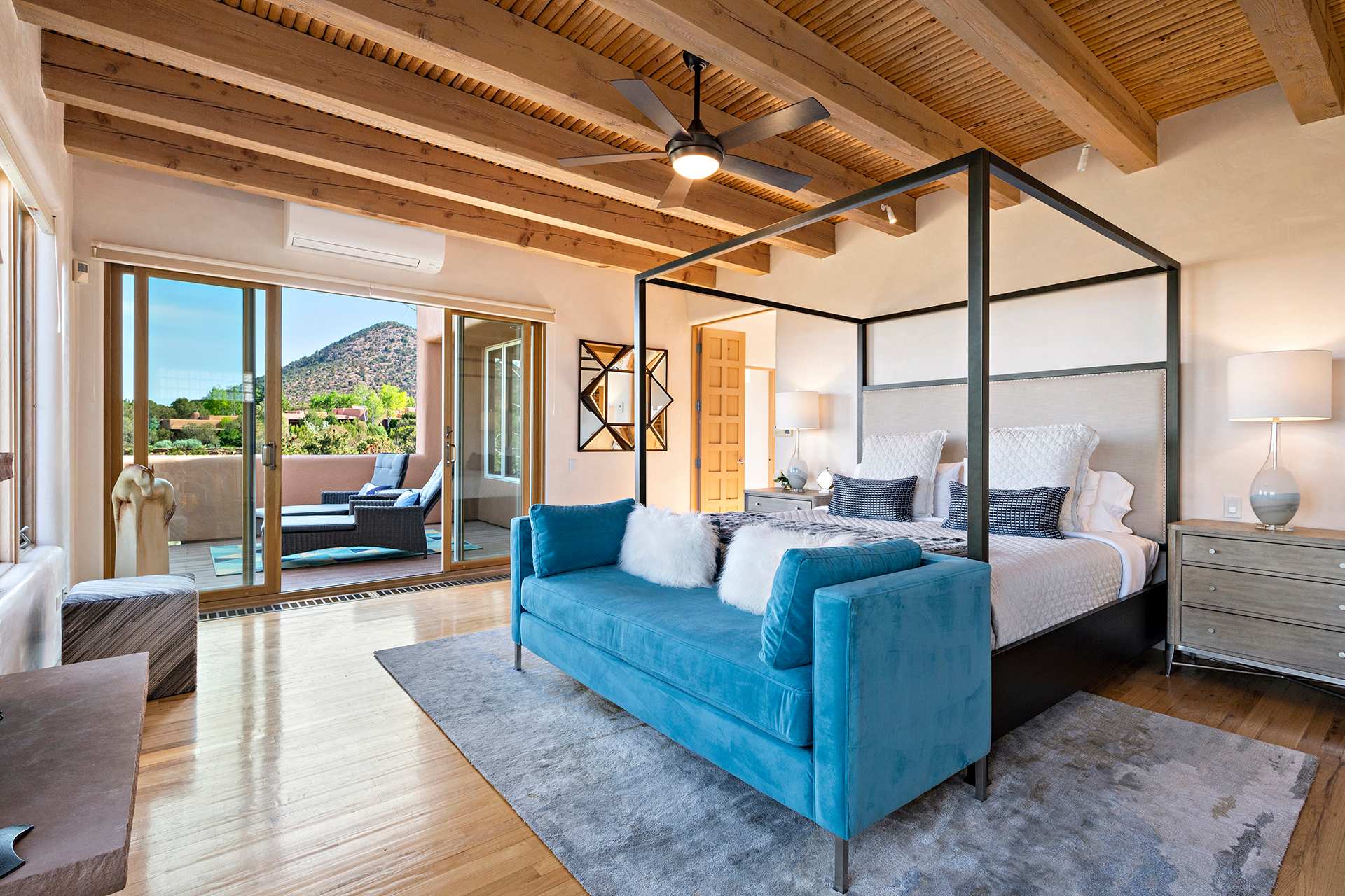 Stunning Views, Four Fireplaces, Hot Tub — Santa Fe, NM — vacation rental