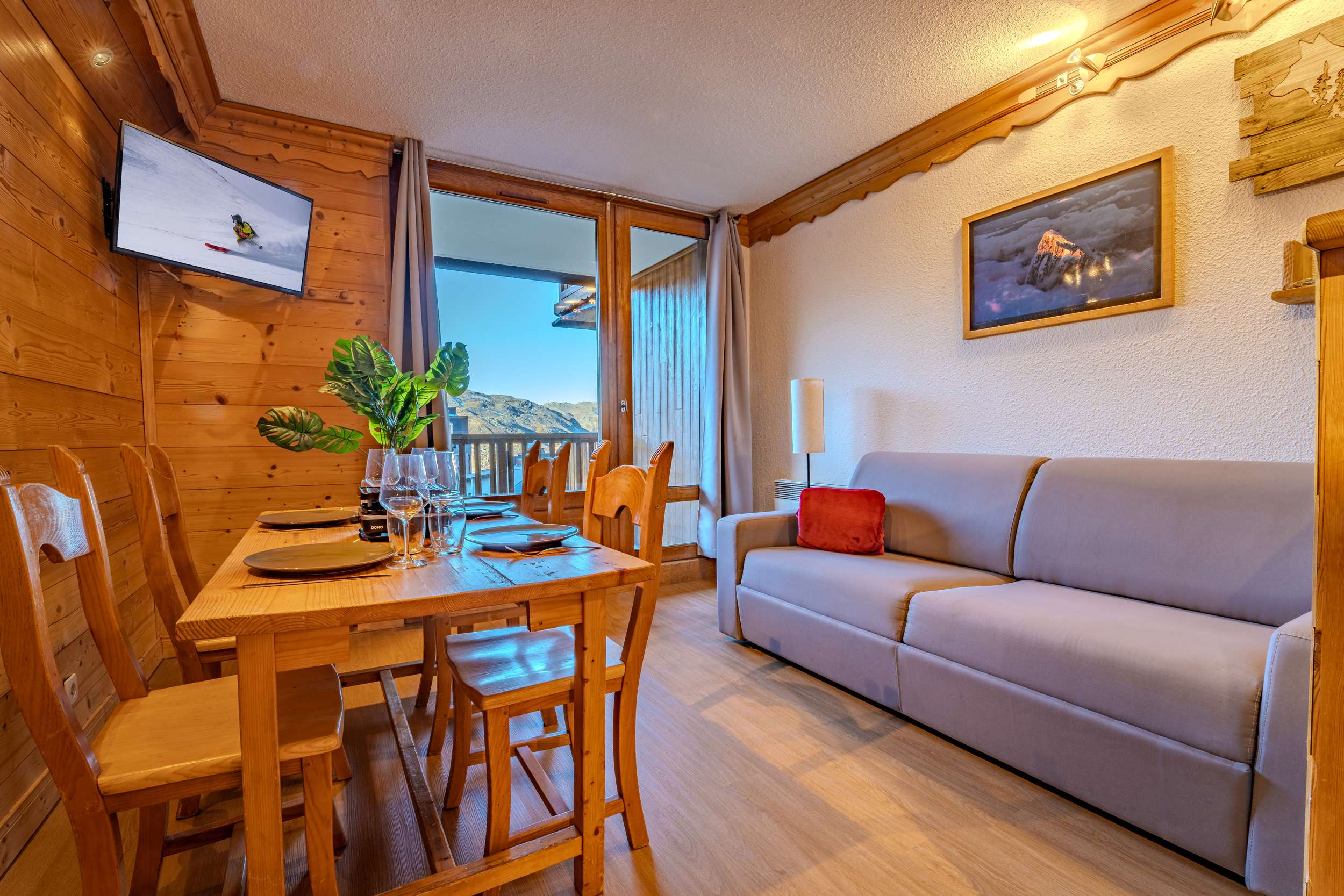Ski-In/ Ski-Out Mountain Resort — Val Thorens, Auvergne-Rhône-Alpes — vacation rental