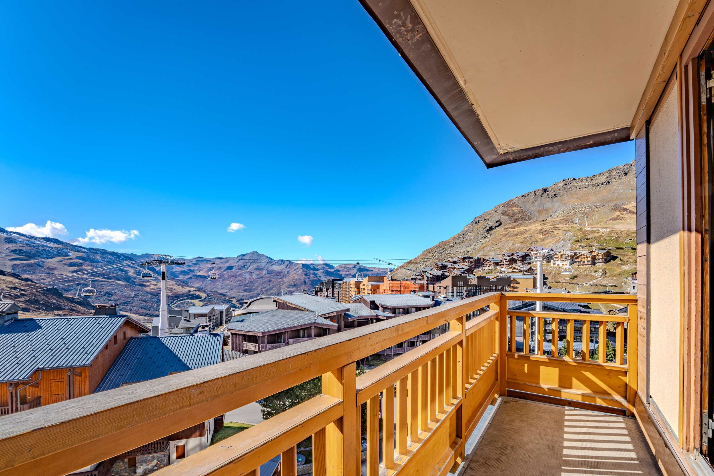Alpine Stay w/ Private Ski Views — Val Thorens, Auvergne-Rhône-Alpes — vacation rental