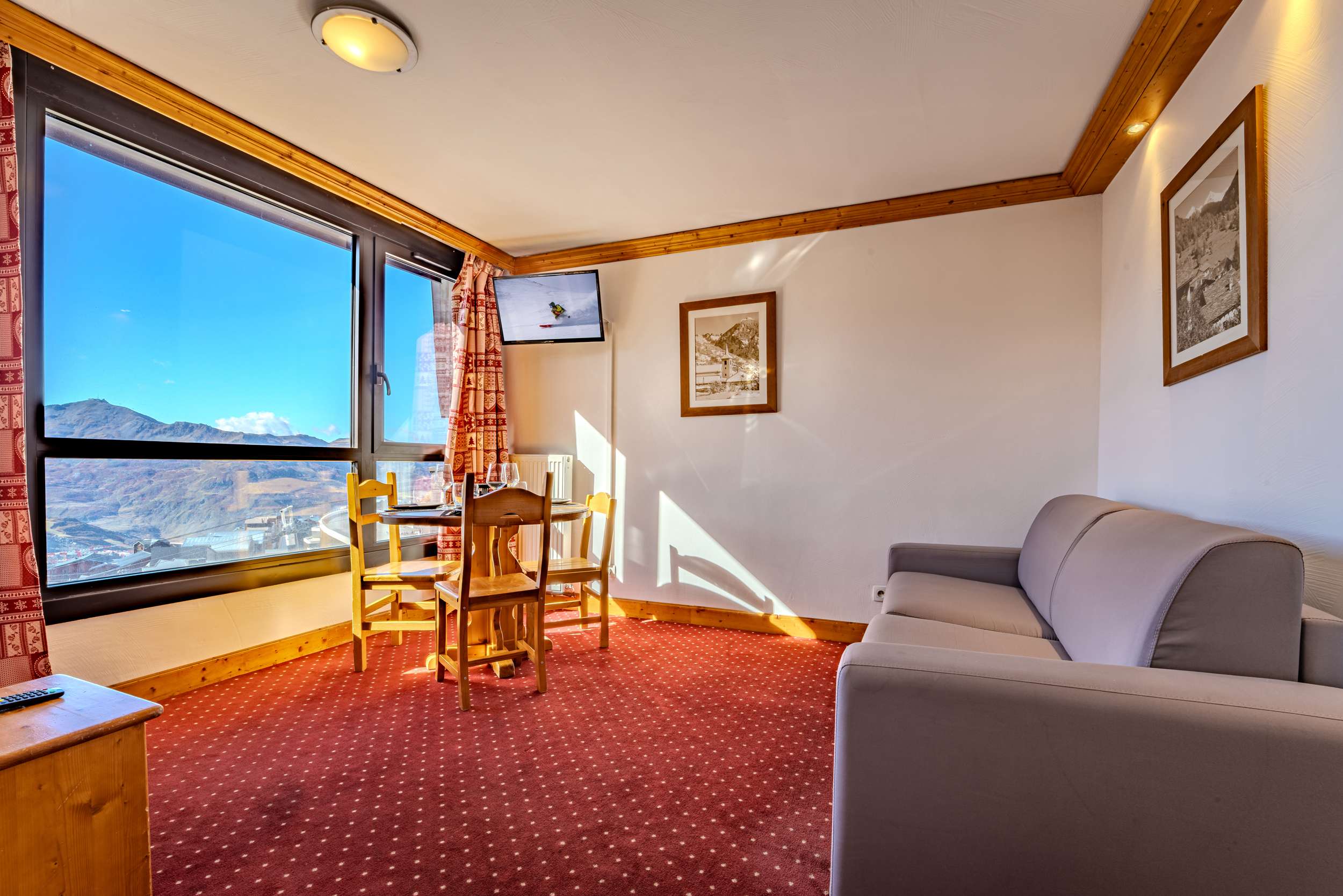 Mountain-View w/ Ski-In/Out Stay — Val Thorens, Auvergne-Rhône-Alpes — vacation rental