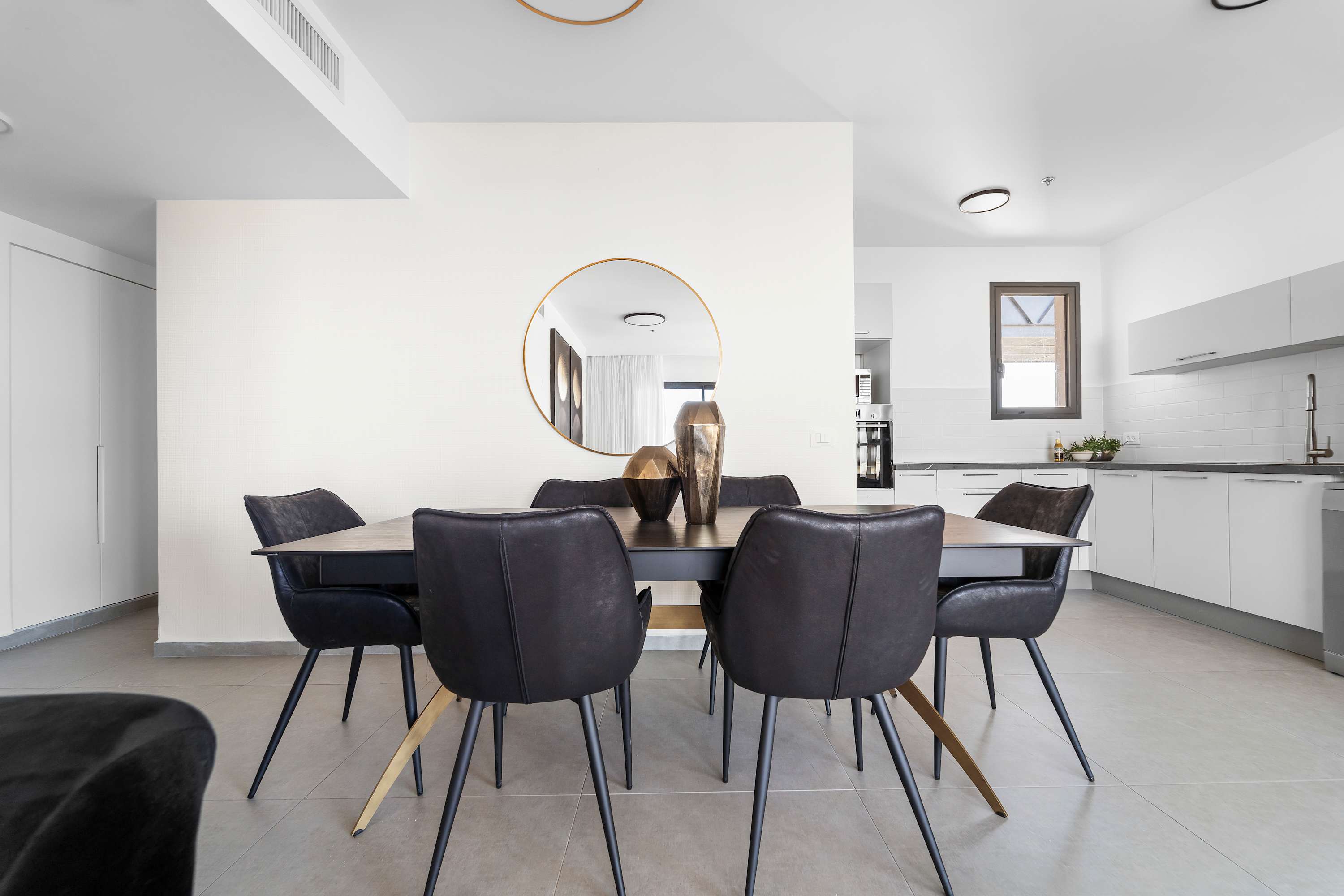Captivating 2Bdr Getaway with Unparalleled Views of the Old City photo 73