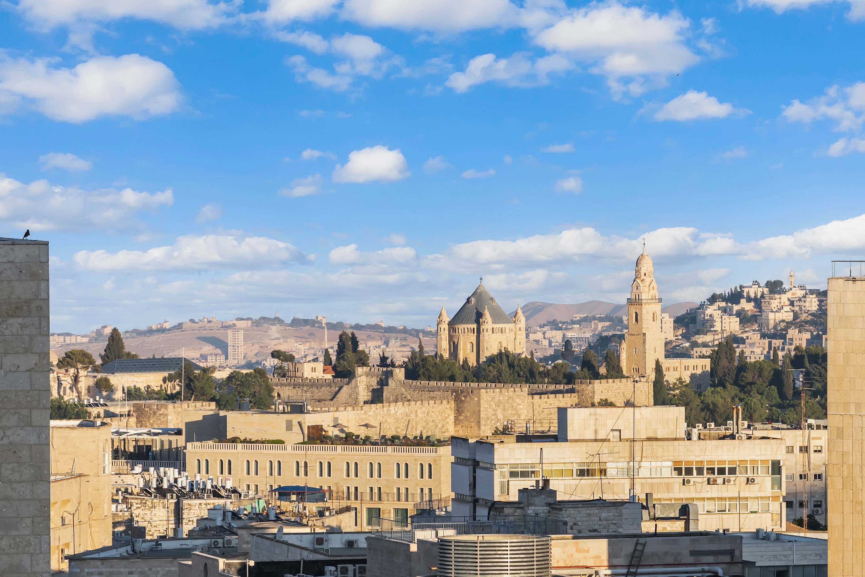 Captivating 2Bdr Getaway with Unparalleled Views of the Old City photo 85