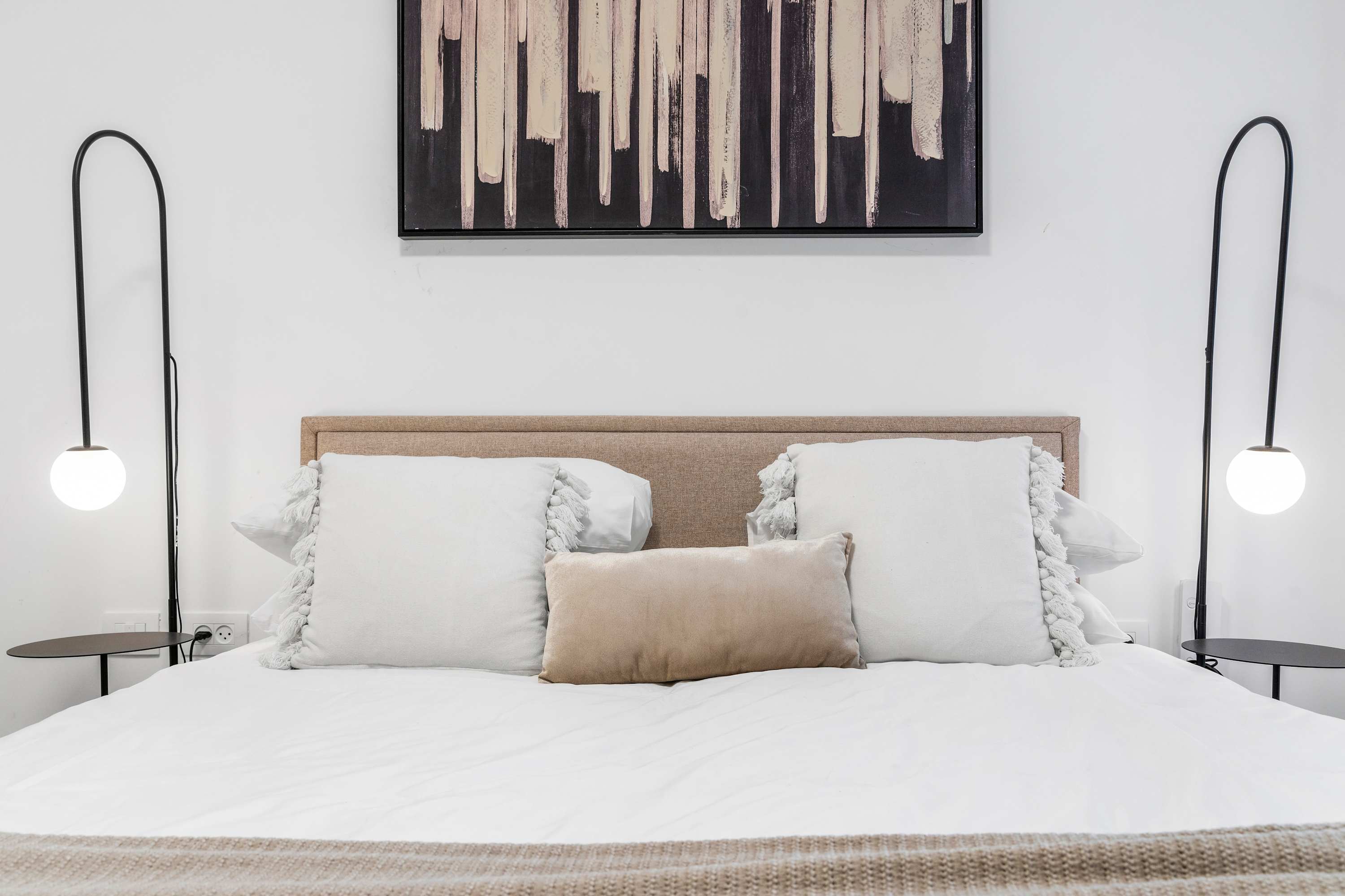 Captivating 2Bdr Getaway with Unparalleled Views of the Old City photo 92