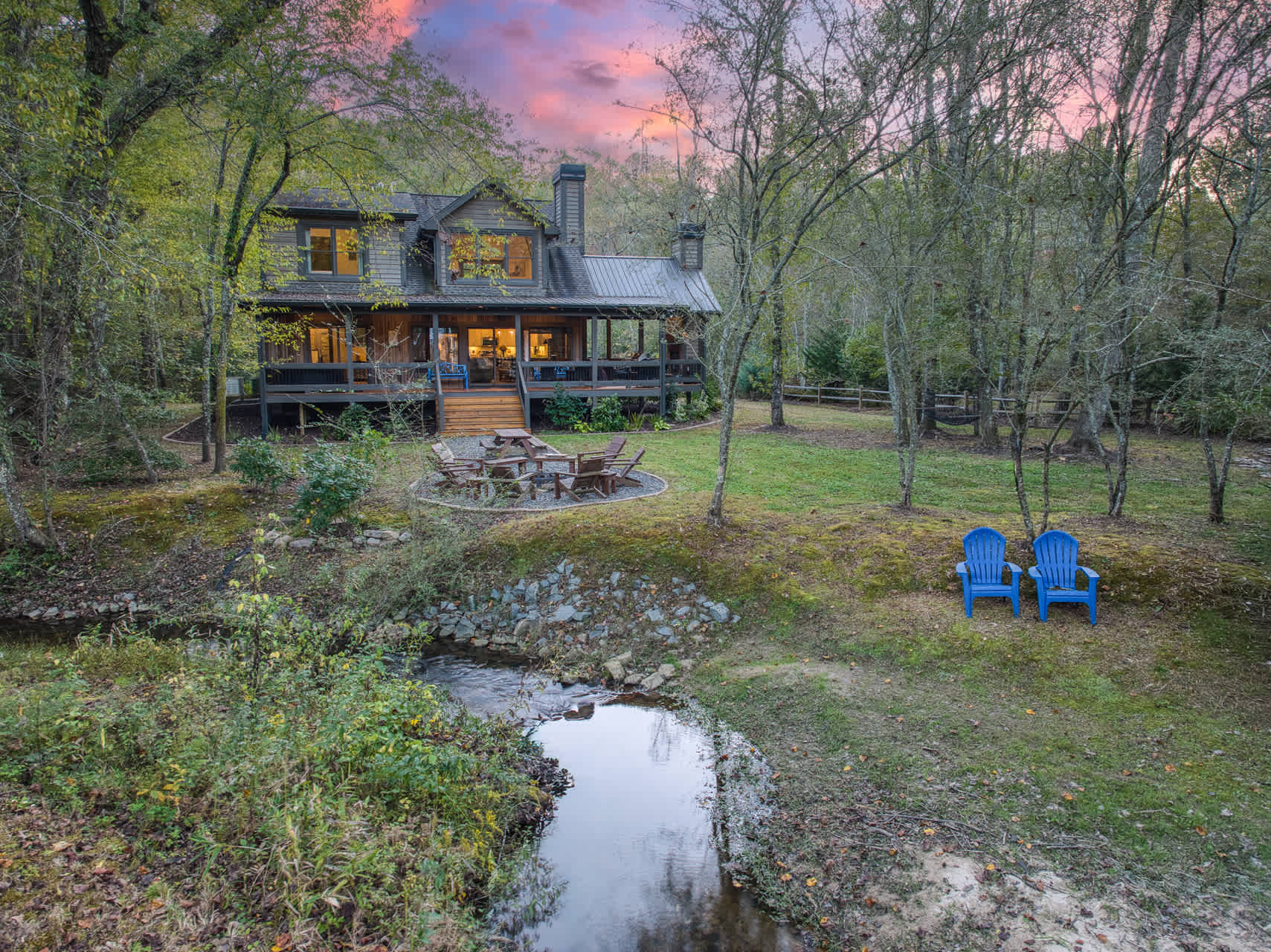 Flowing Grace - hot tub, creek, close to downtown — Blue Ridge, GA — vacation rental
