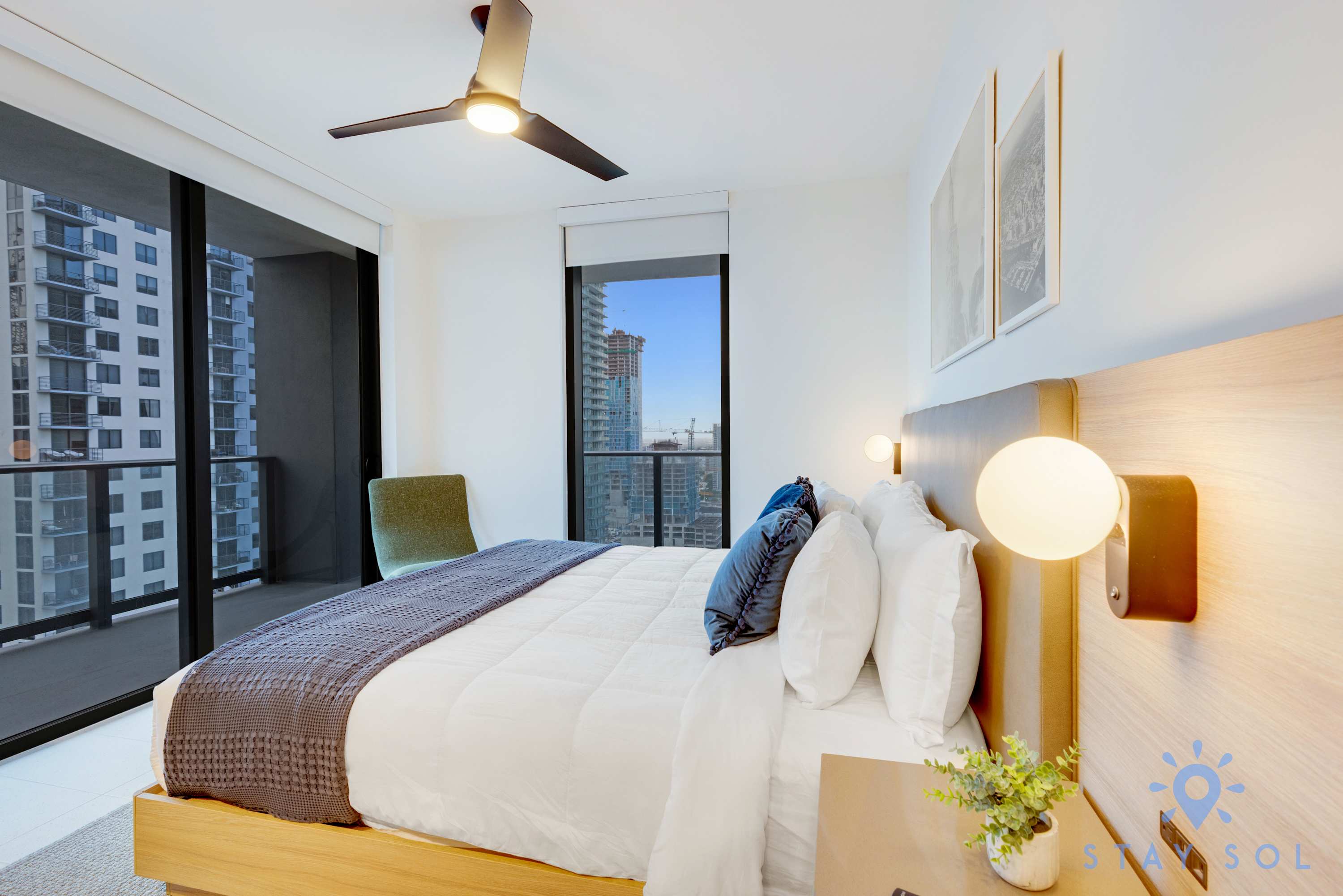 Amazing 2BR Apt w/Private Balcony - Gym & Pool