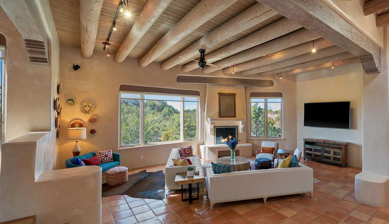 Fantastic Views, Two Primary Suites, Cozy Kivas — Santa Fe, NM — vacation rental
