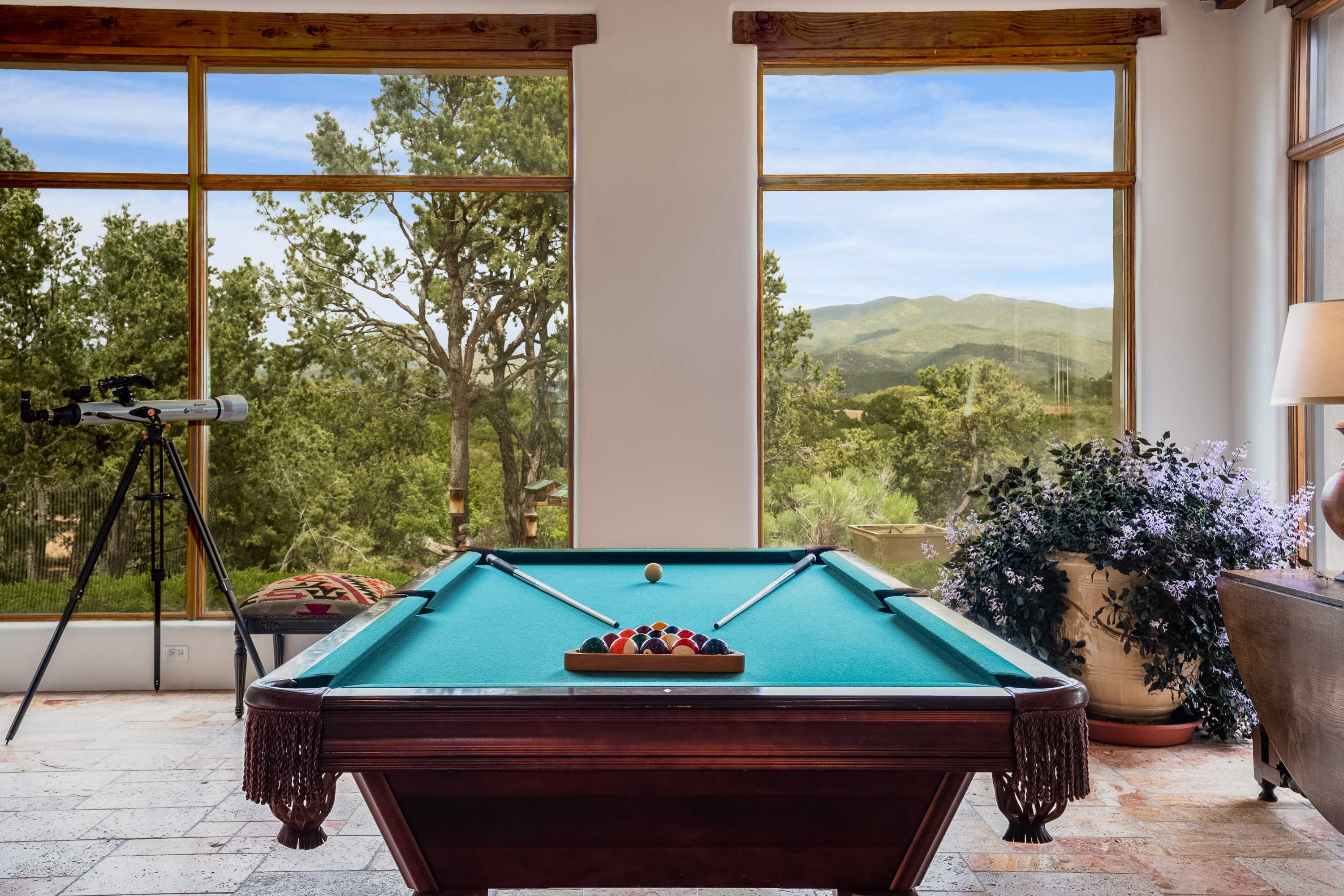 Adobe Estate — Hot Tub, Mountain Views, Expansive Living, Santa Fe