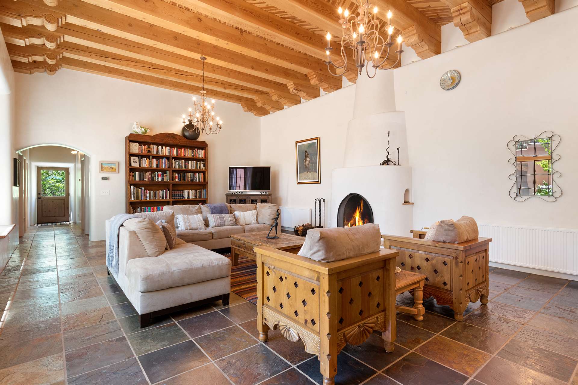 El Torreón — Pueblo Revival Hacienda on Tesuque Creek, 5BR, Acequia Boundary