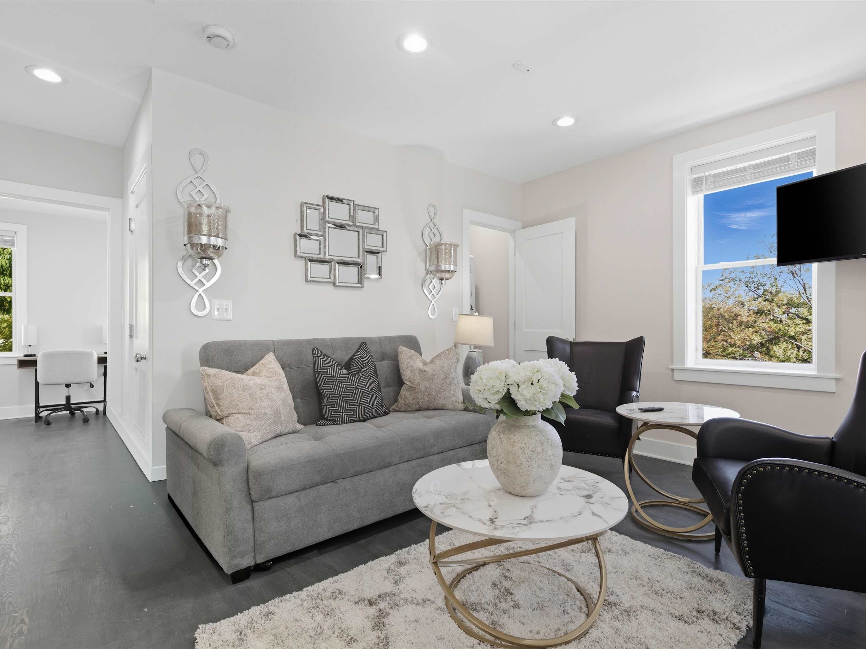 Modern NW D.C. 2BR - Near METRO & Rock Creek Park — Washington, DC — vacation rental
