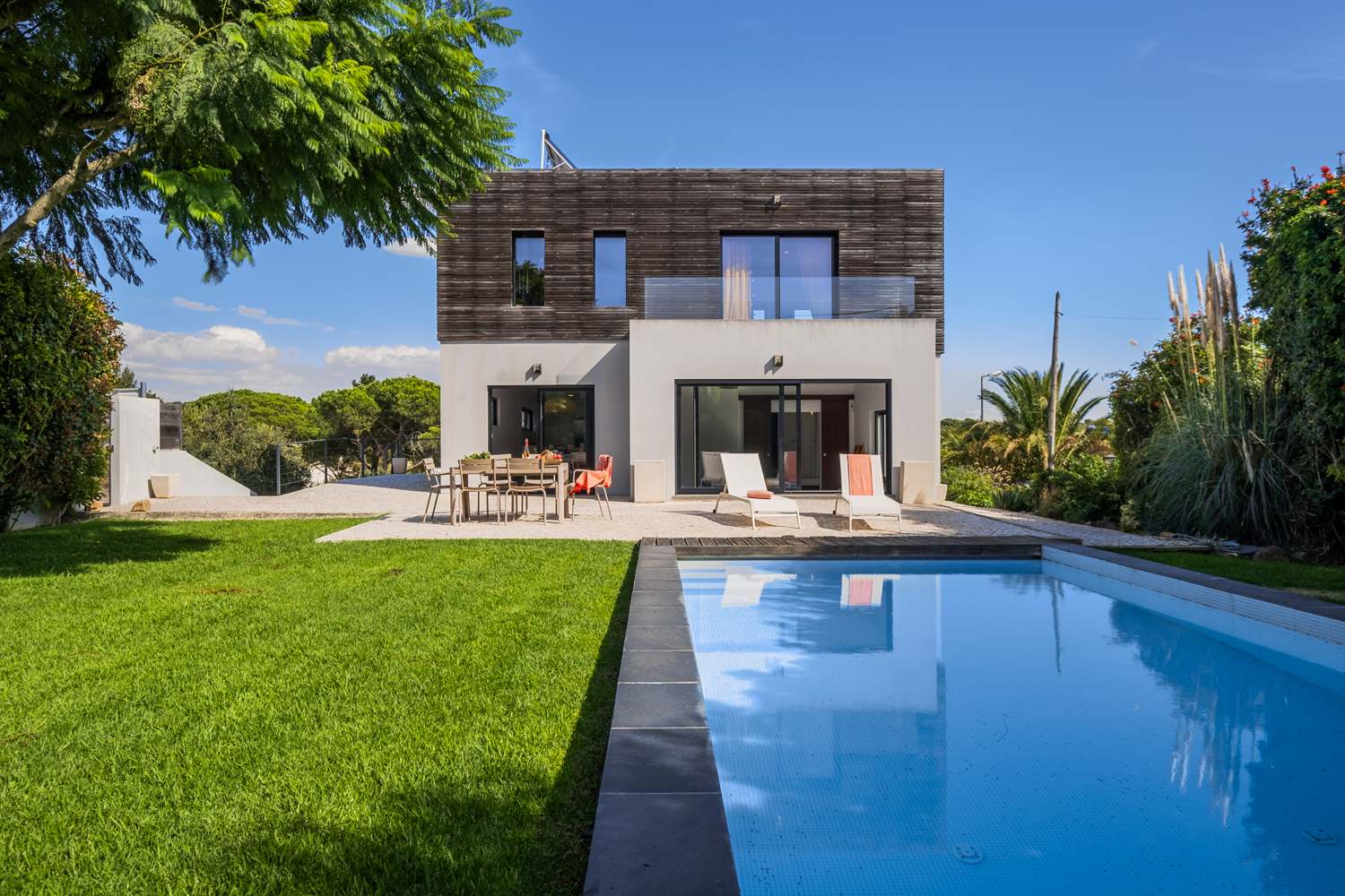 Casa Luminosa by Portugal Portfolio — Cascais, Lisboa — vacation rental