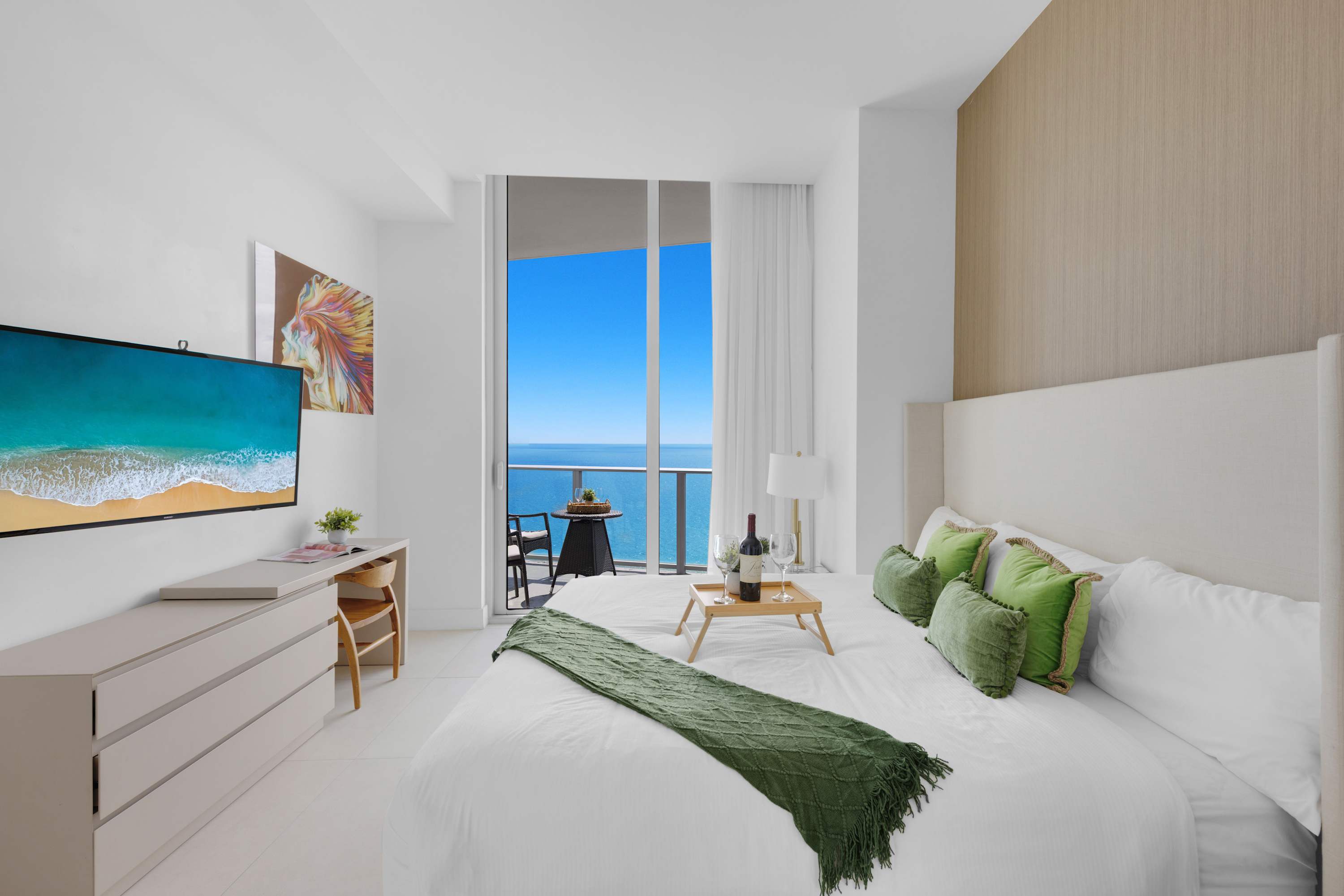 2BR Apt w/Ocean View Balcony & Pool