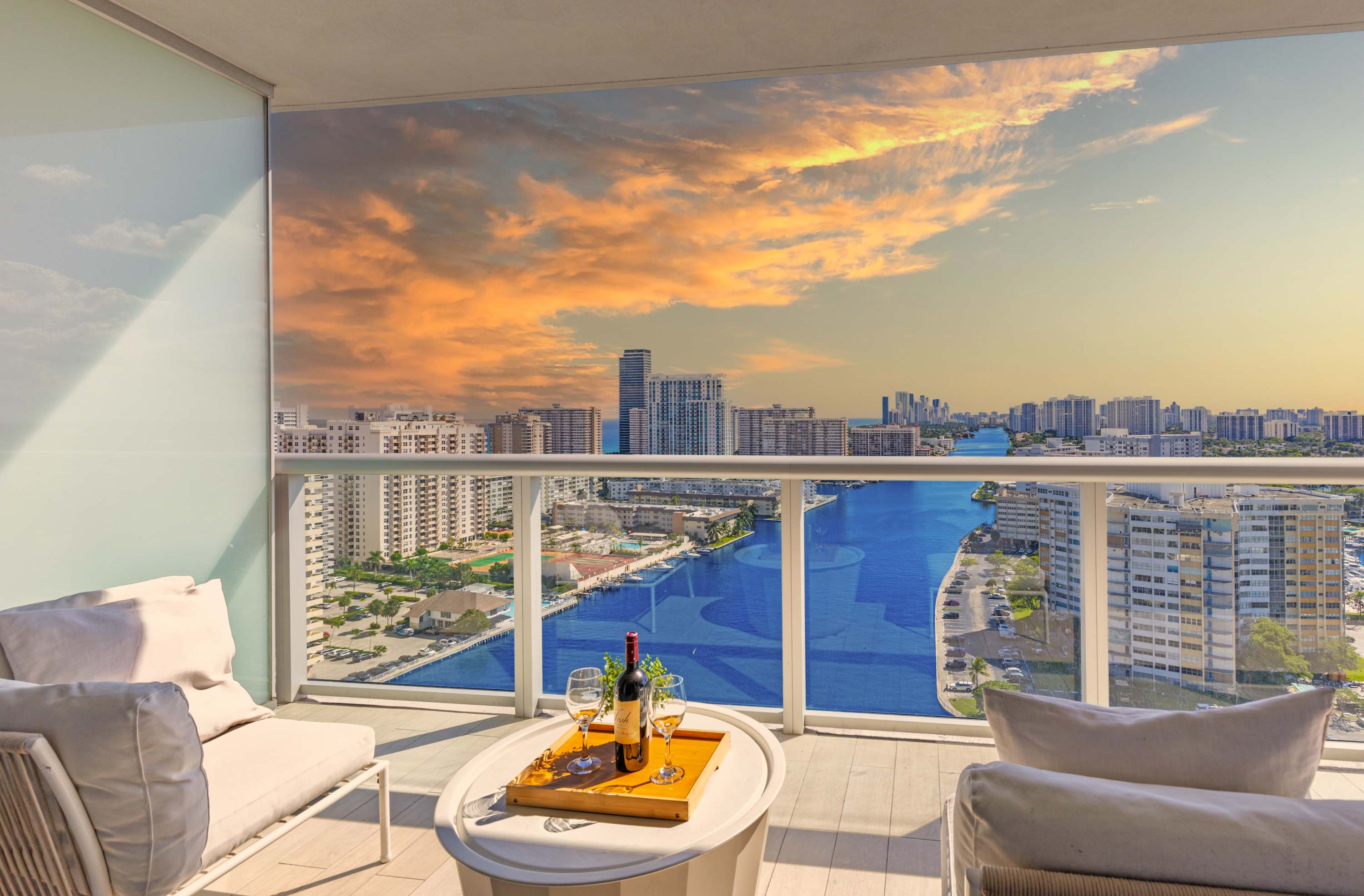 1 BR Apartment Modern Resort Balcony & Gym — Hallandale Beach, FL — vacation rental