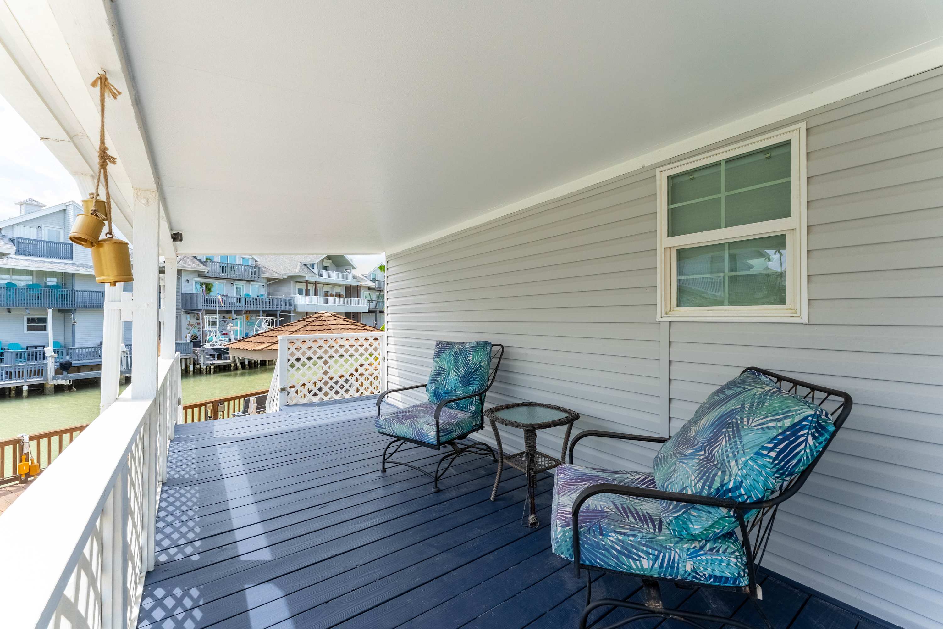 Charming 1BR Waterfront Retreat with Private Patio 4