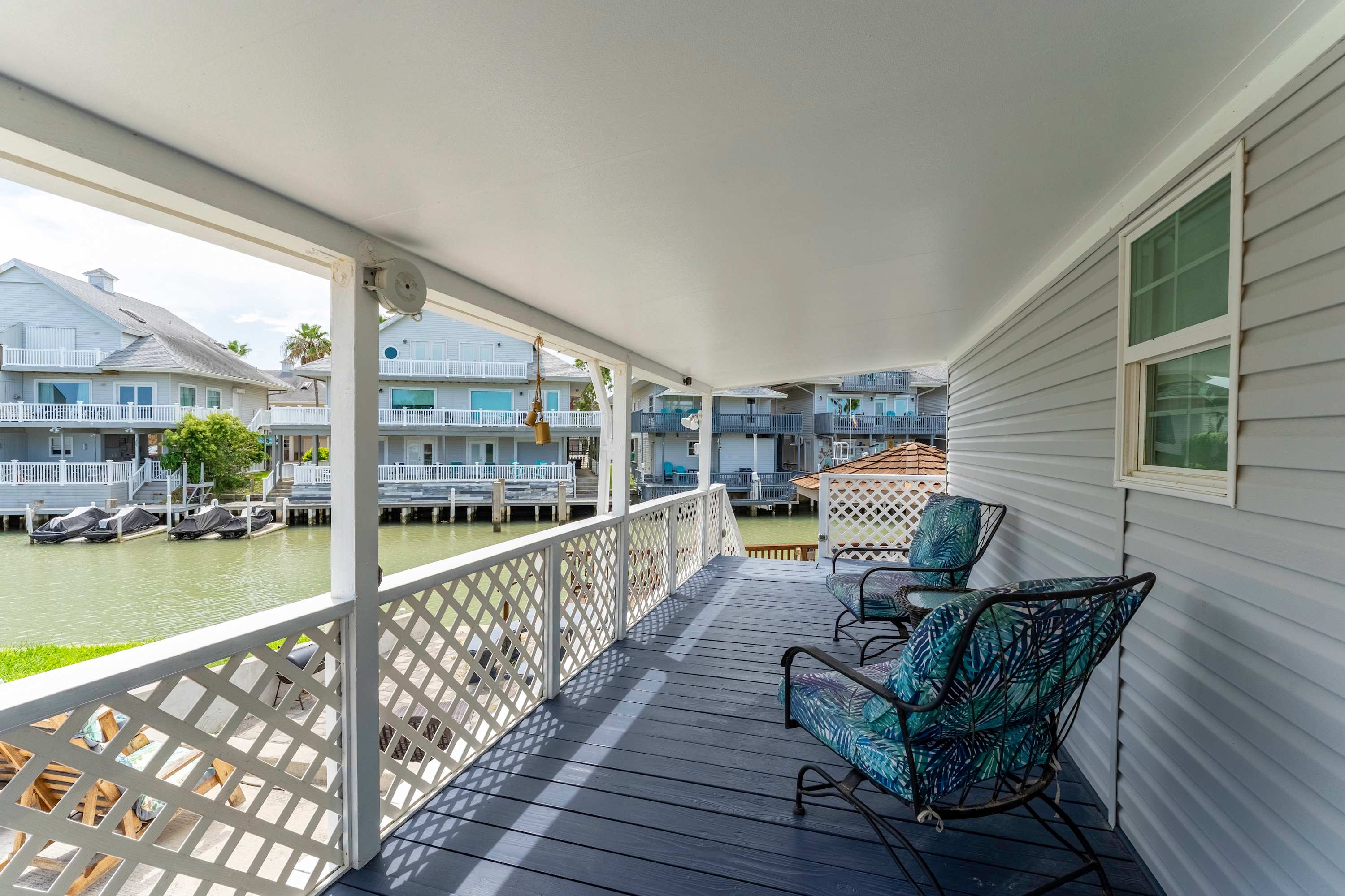 Charming 1BR Waterfront Retreat with Private Patio 7