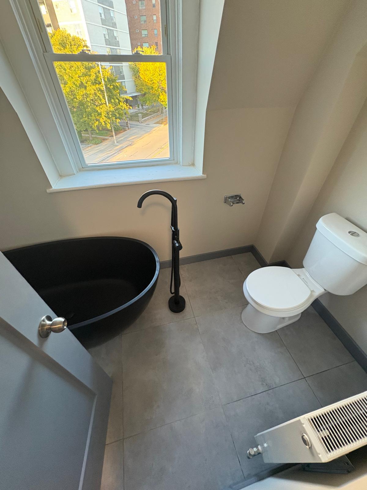 #42.6 St. Catharine's 2-bedroom Hotel-Apartment