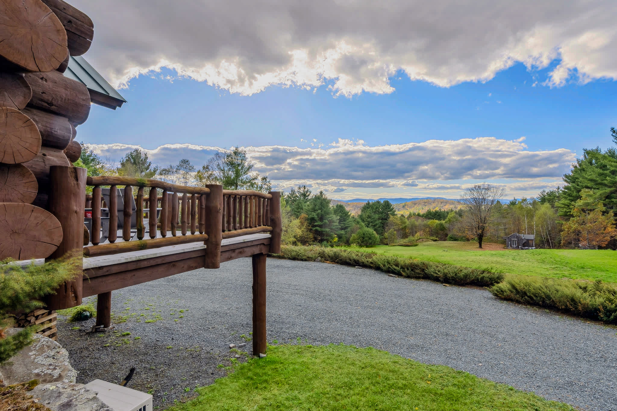 Hot Tub, Firepit, Mtn Views! | Spruce Moose Lodge