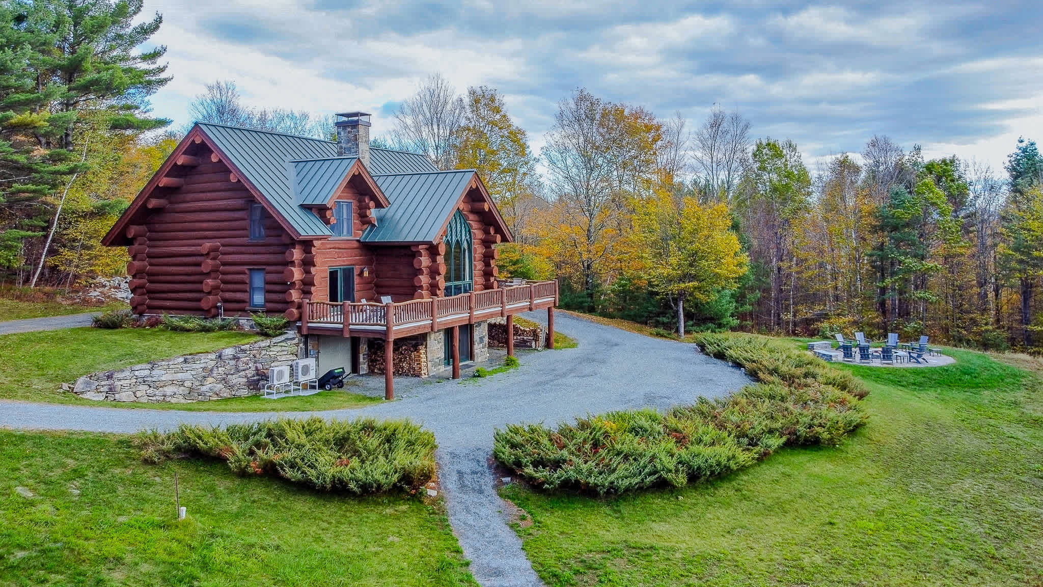 Hot Tub, Firepit, Mtn Views! | Spruce Moose Lodge