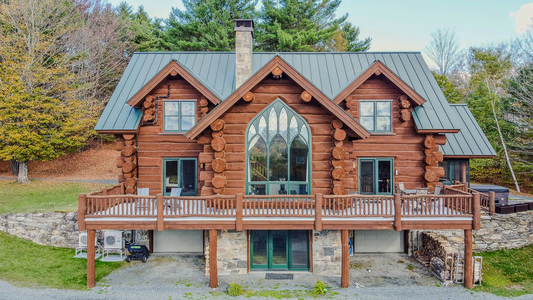 Hot Tub, Firepit, Mtn Views! | Spruce Moose Lodge