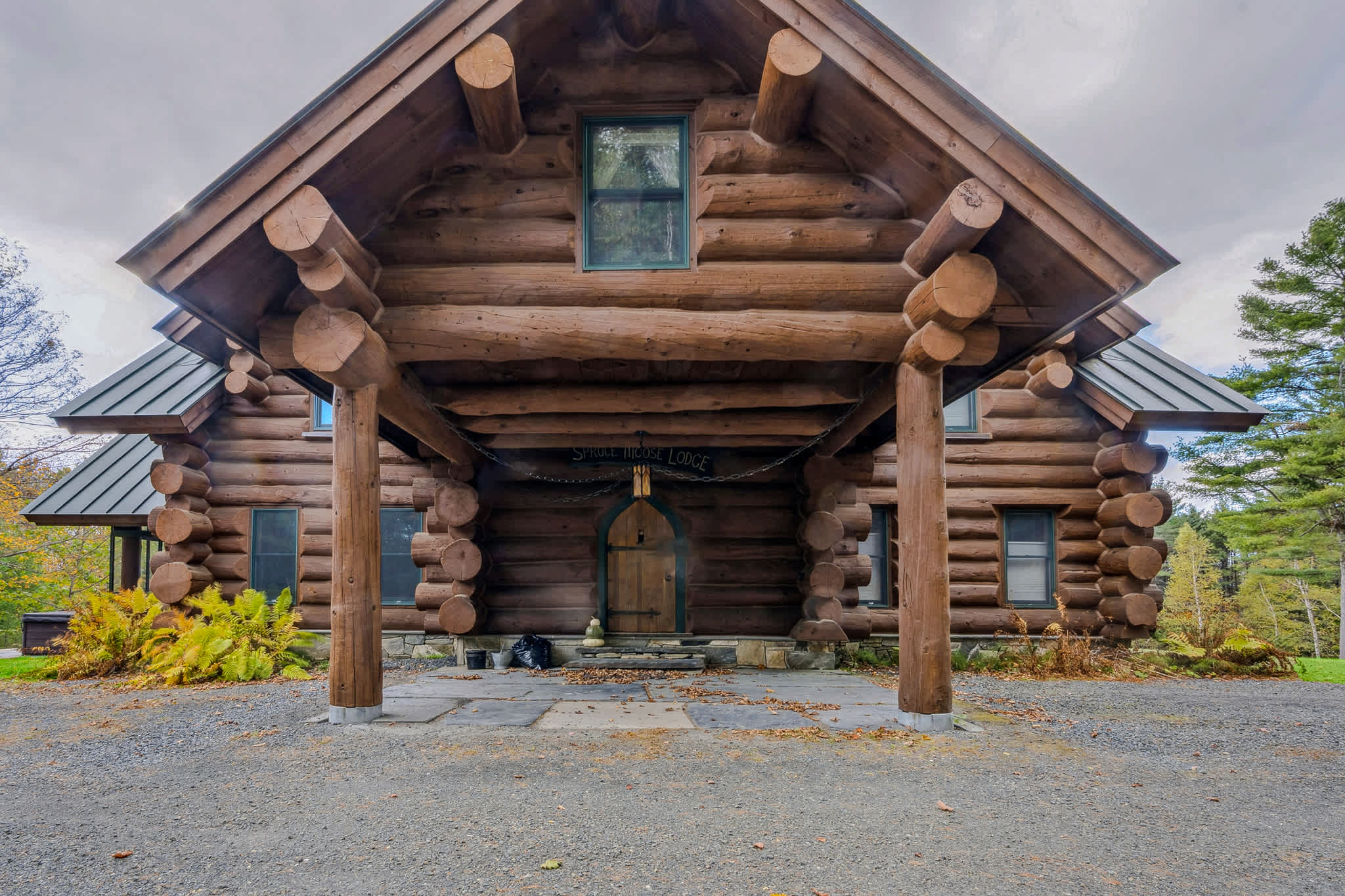 Hot Tub, Firepit, Mtn Views! | Spruce Moose Lodge