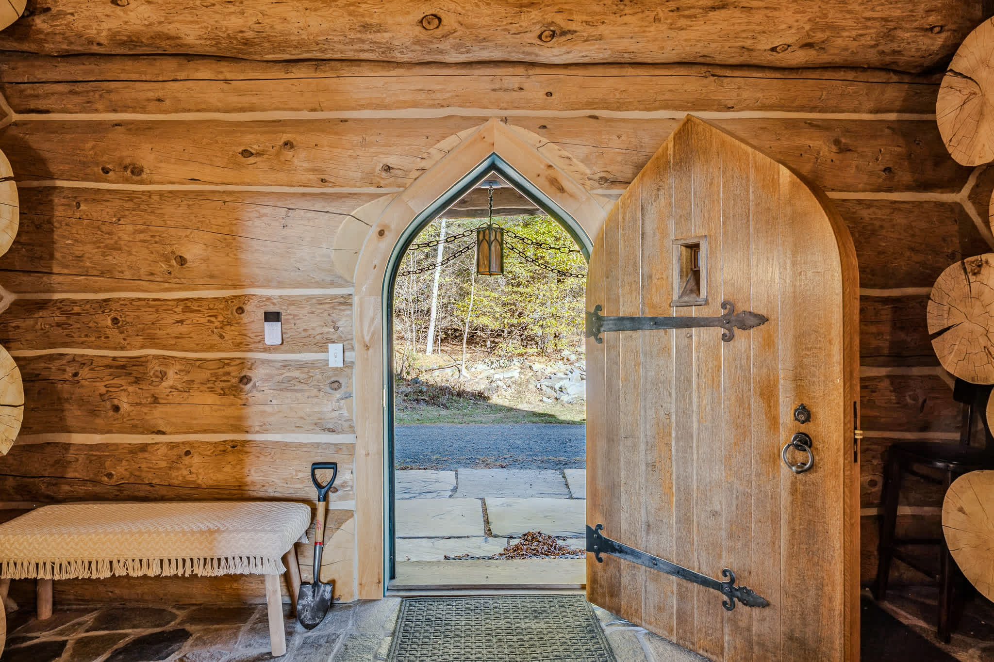 Hot Tub, Firepit, Mtn Views! | Spruce Moose Lodge