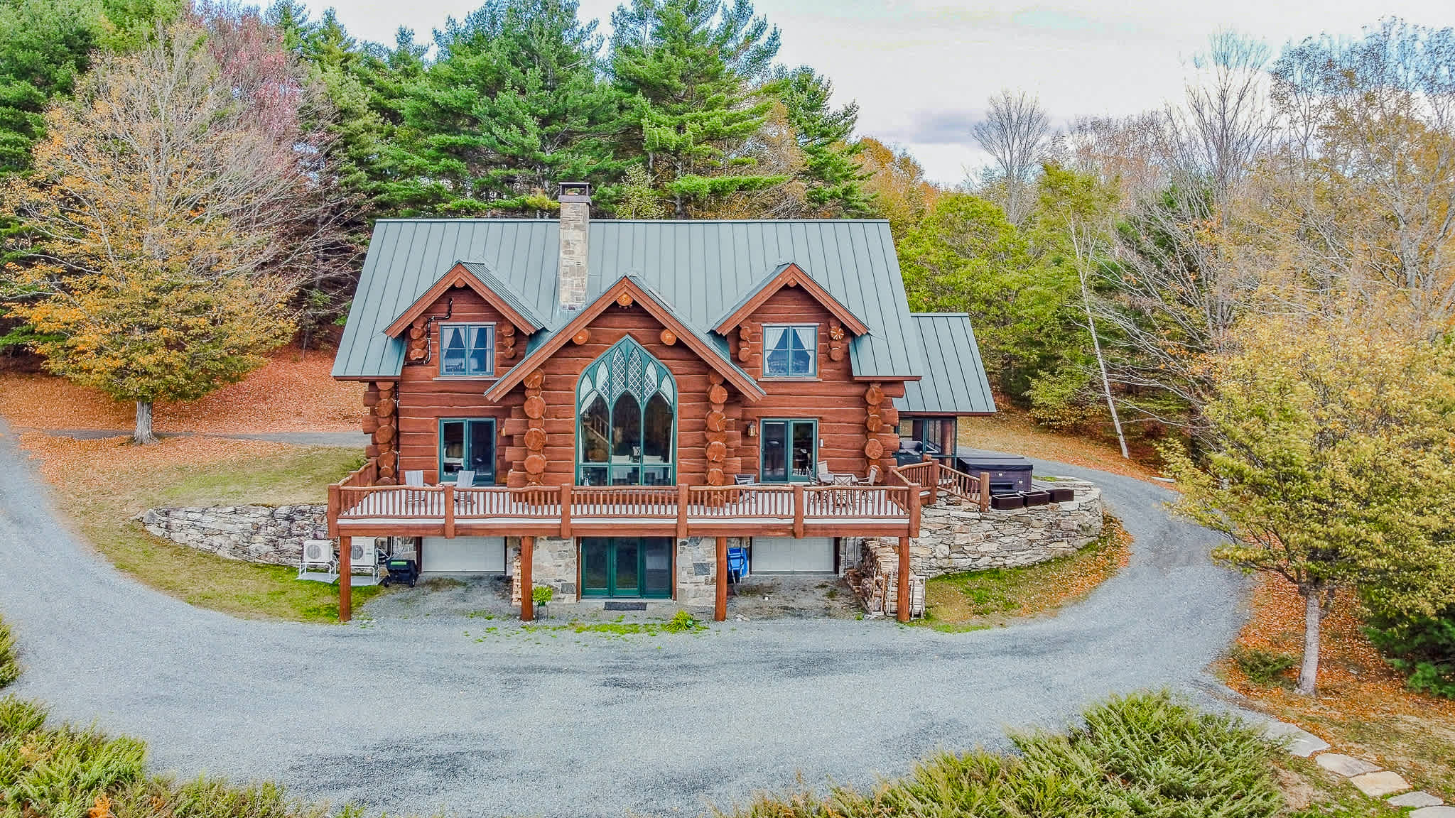 Hot Tub, Firepit, Mtn Views! | Spruce Moose Lodge