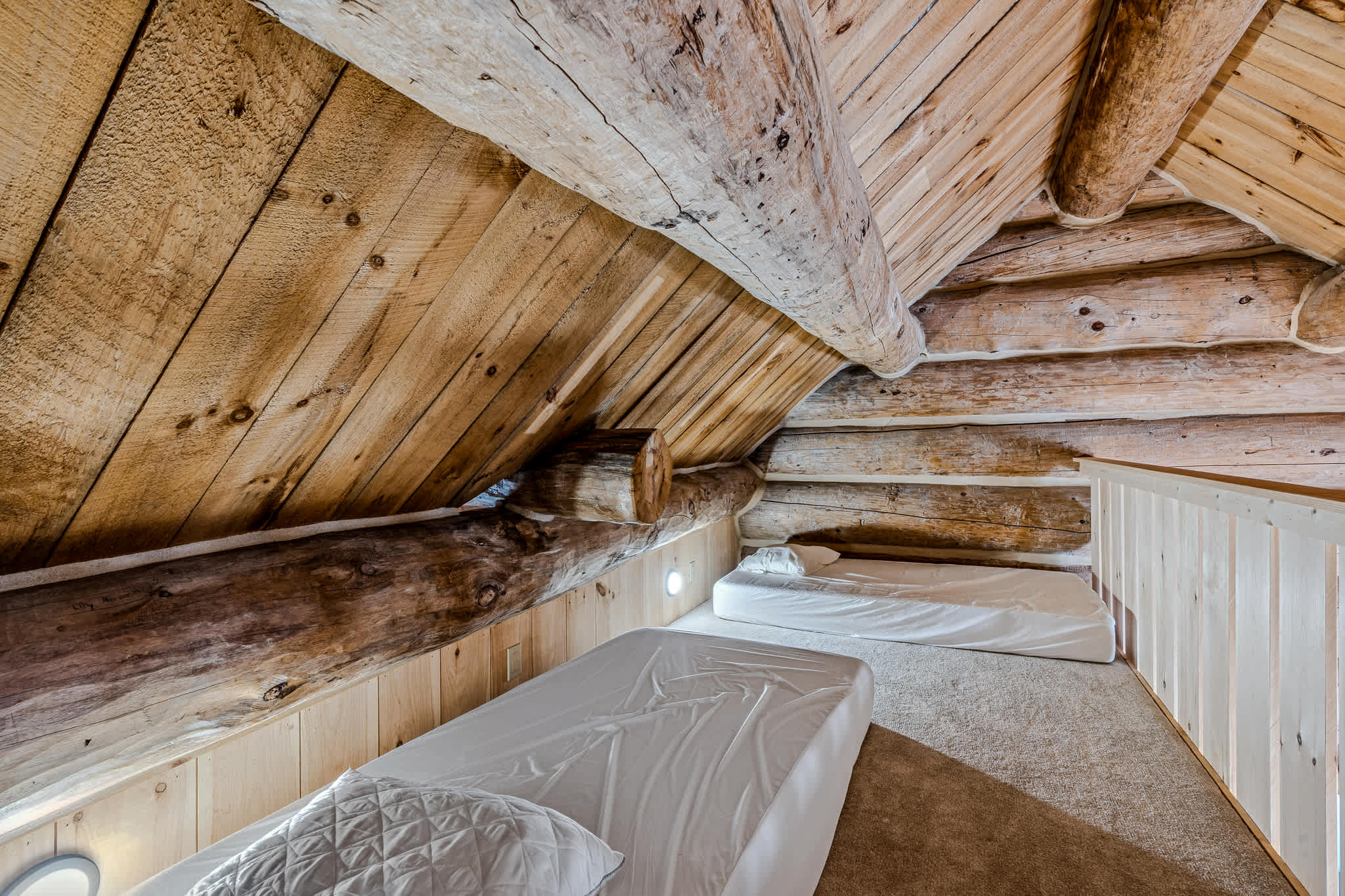 Hot Tub, Firepit, Mtn Views! | Spruce Moose Lodge