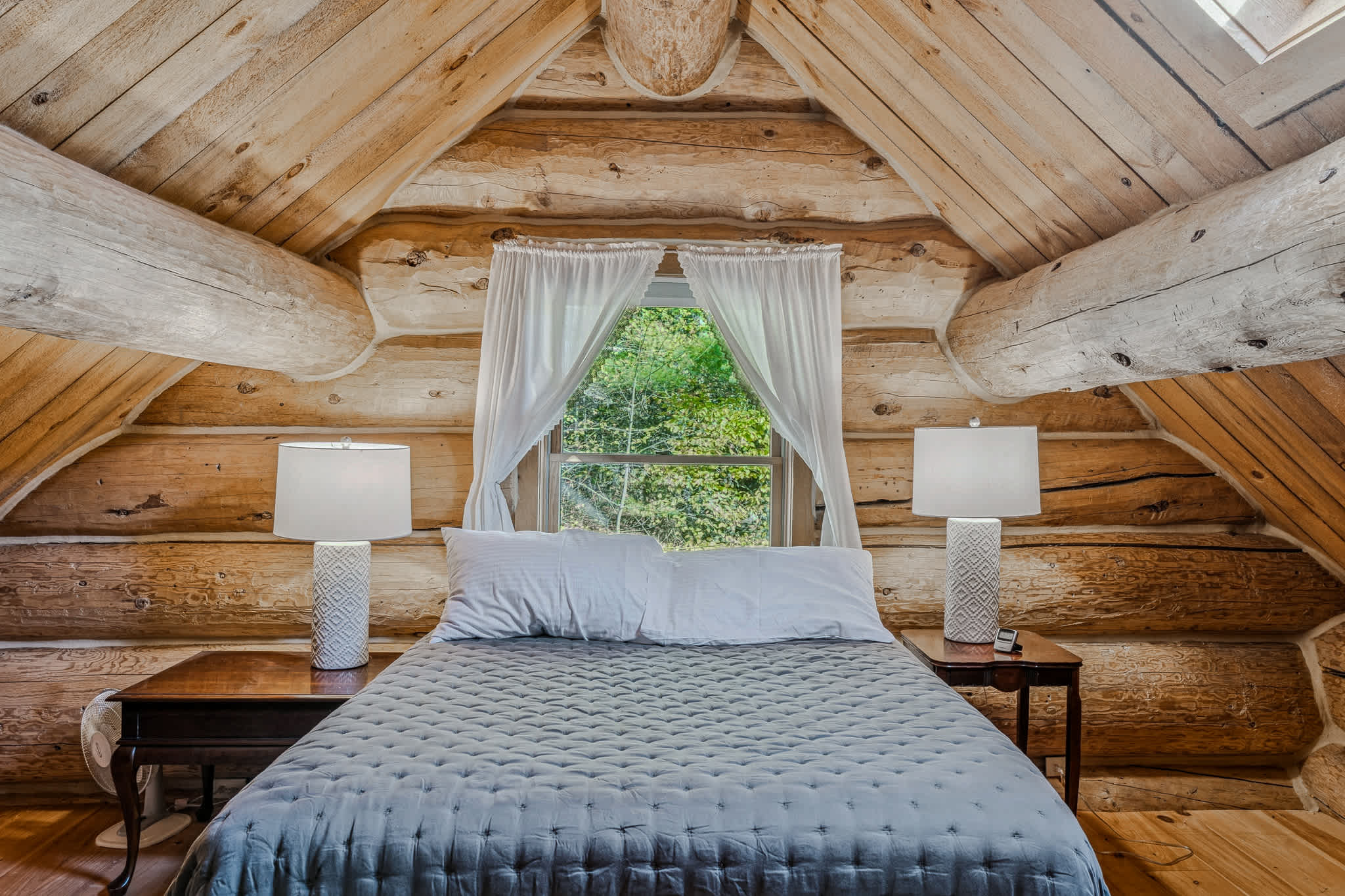 Hot Tub, Firepit, Mtn Views! | Spruce Moose Lodge